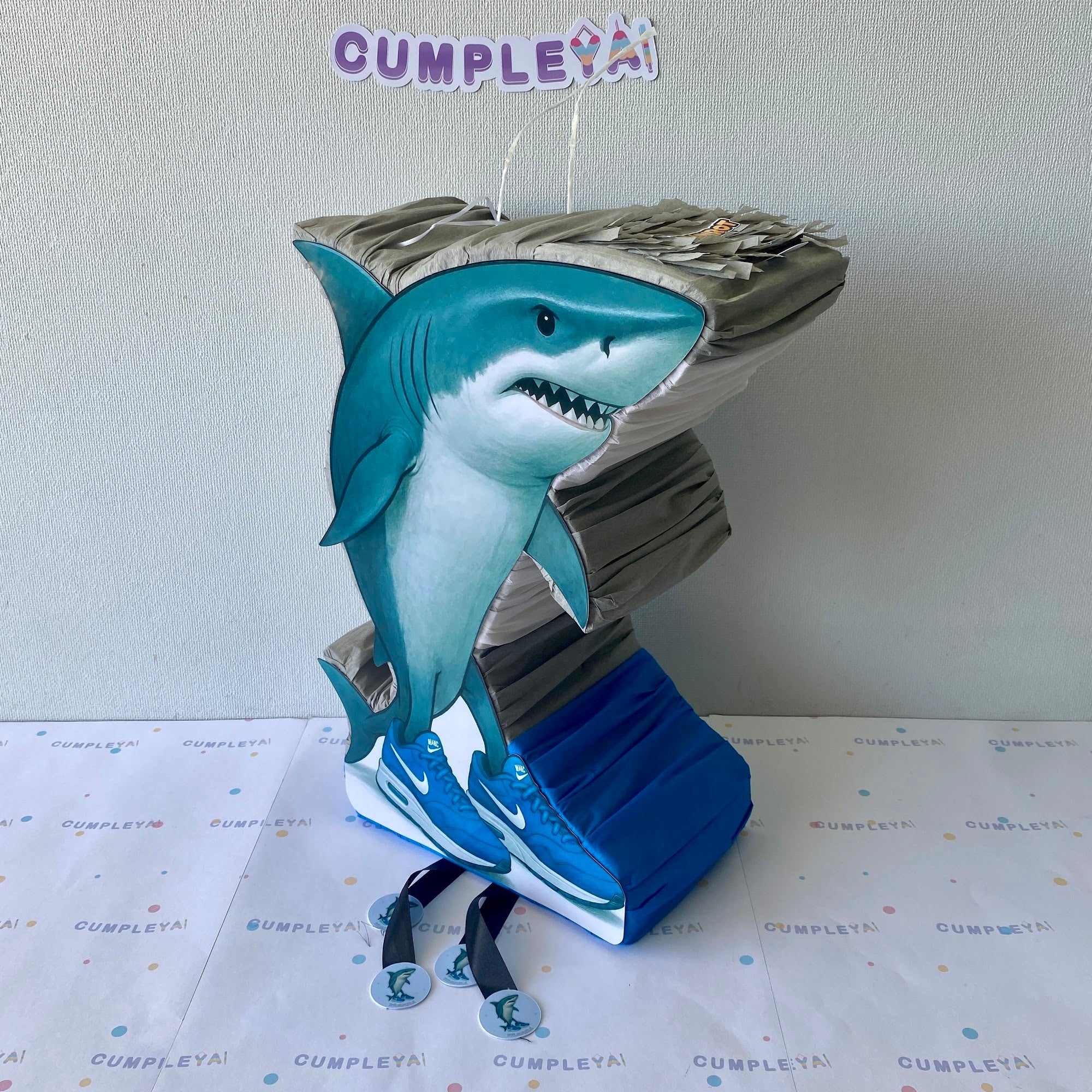 PIÑATA 40 CM TRALALERO