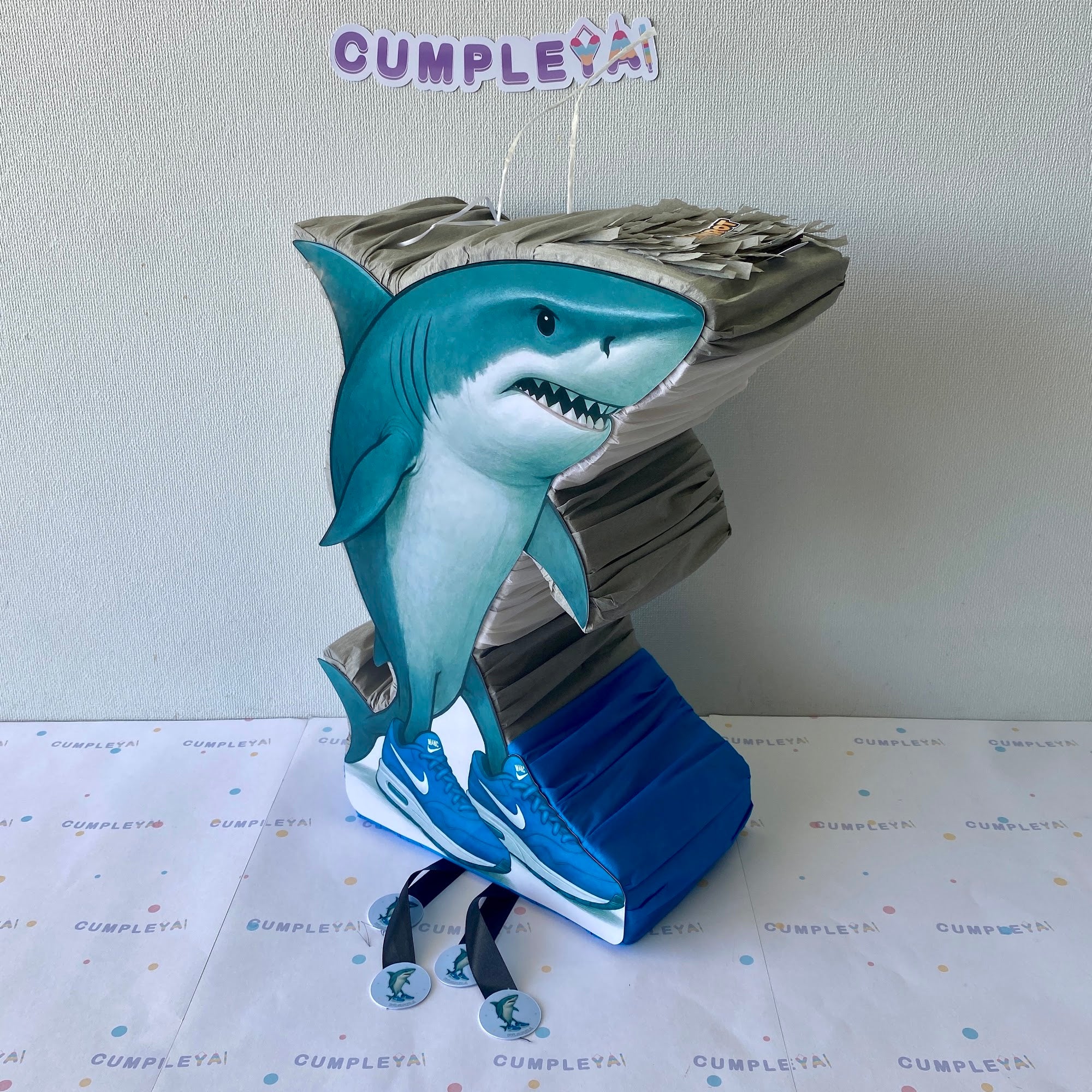 PIÑATA 40 CM TRALALERO