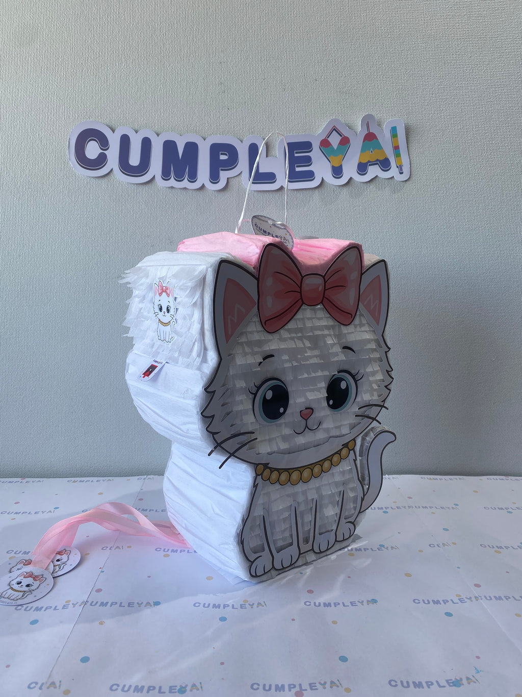 PIÑATA GATITA BLANCA 40CM PREMIUM