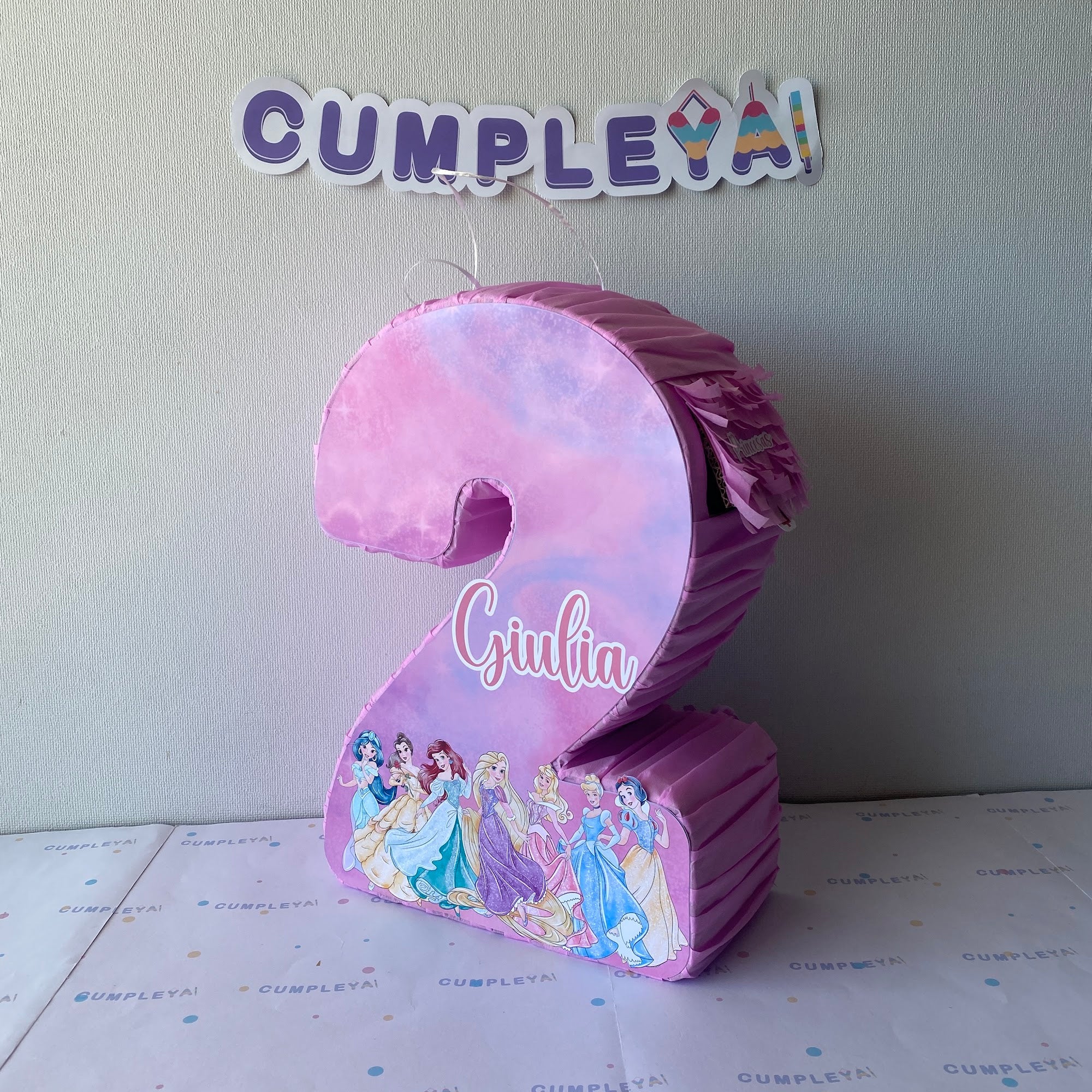 PIÑATA 40 CM NUMERO 2 PRINCESAS