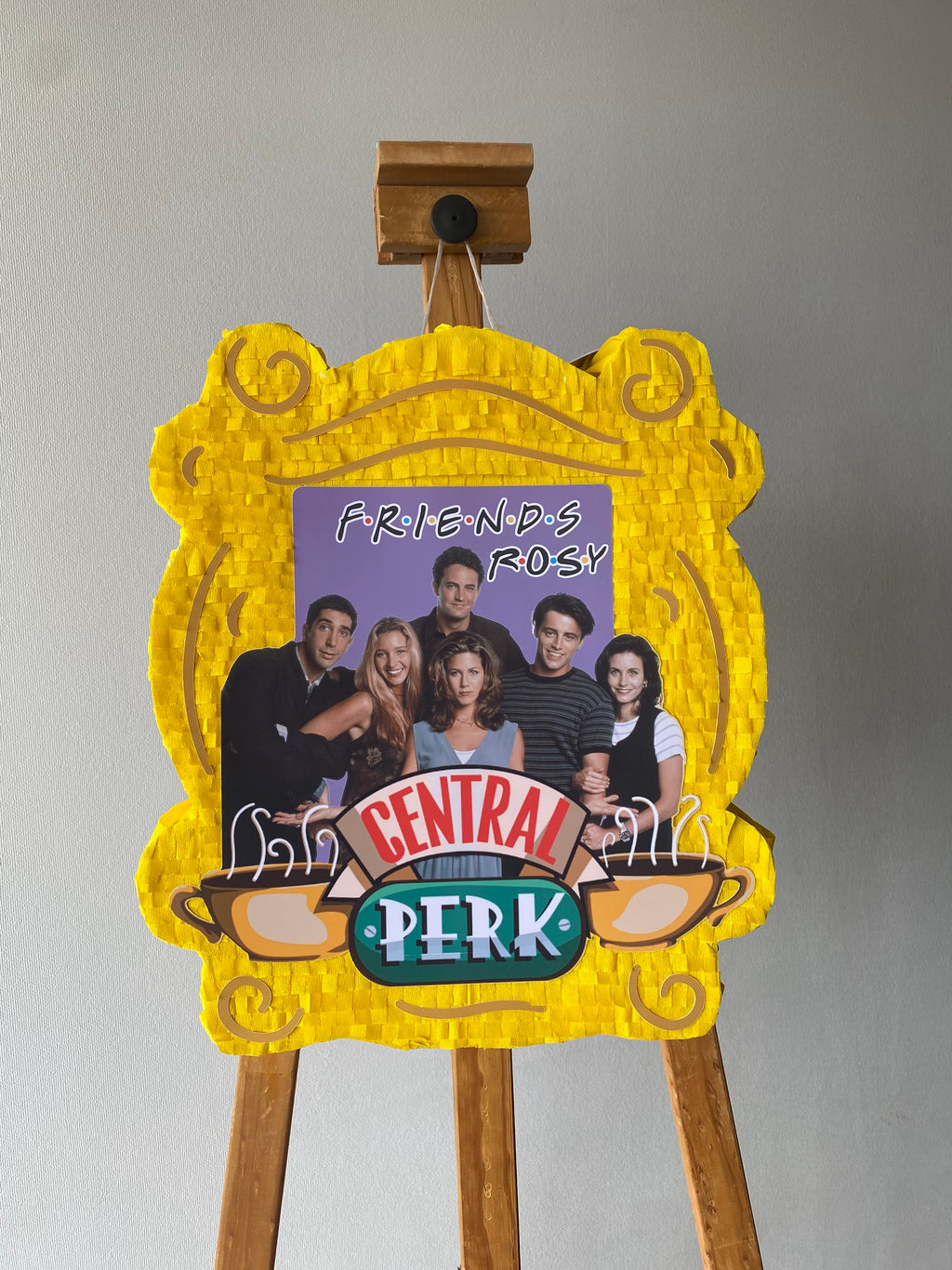 PIÑATA FRIENDS 40CM PREMIUM