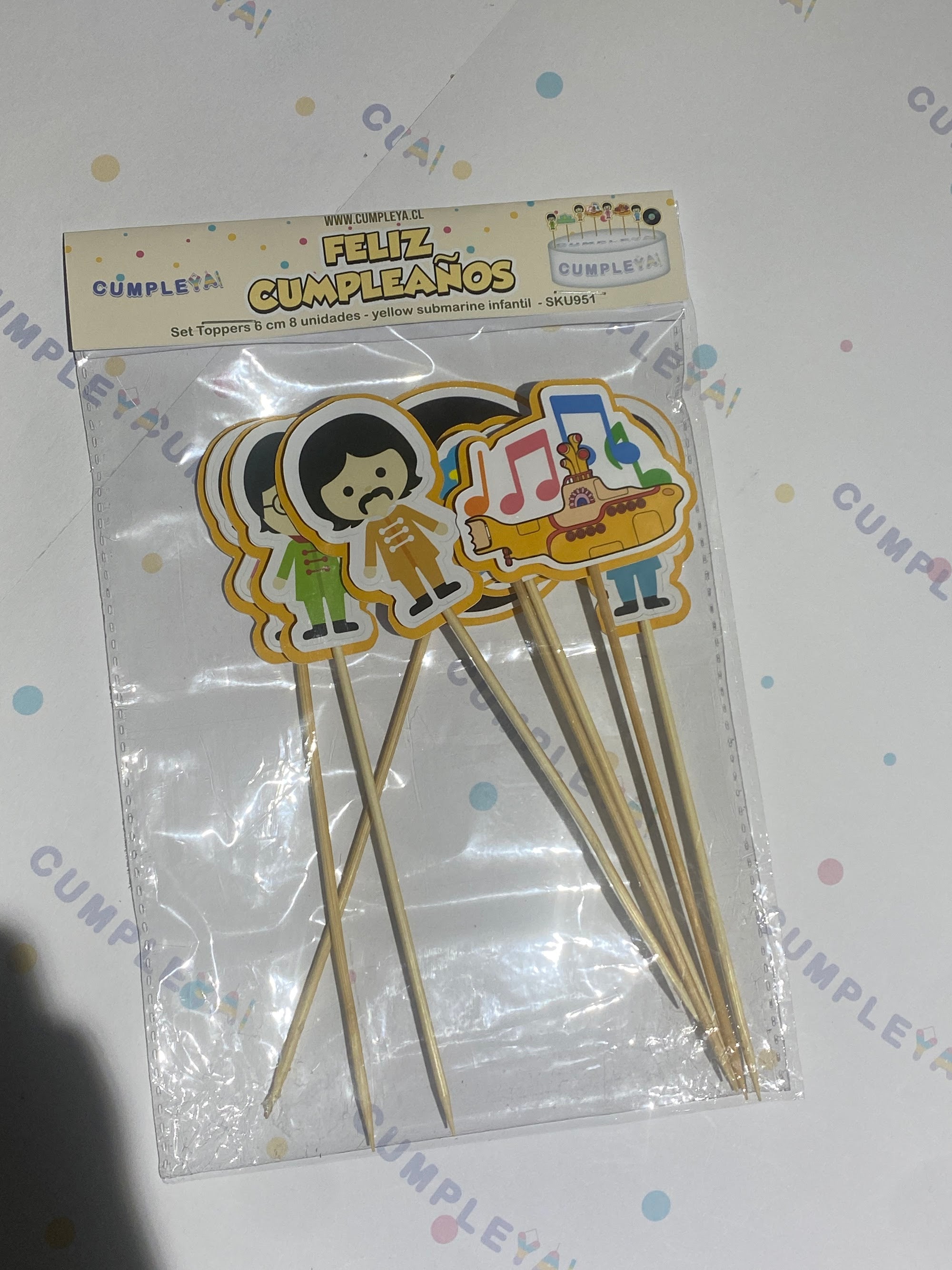 TOPPER YELLOW SUBMARINE INFANTIL 6CM SET 8U