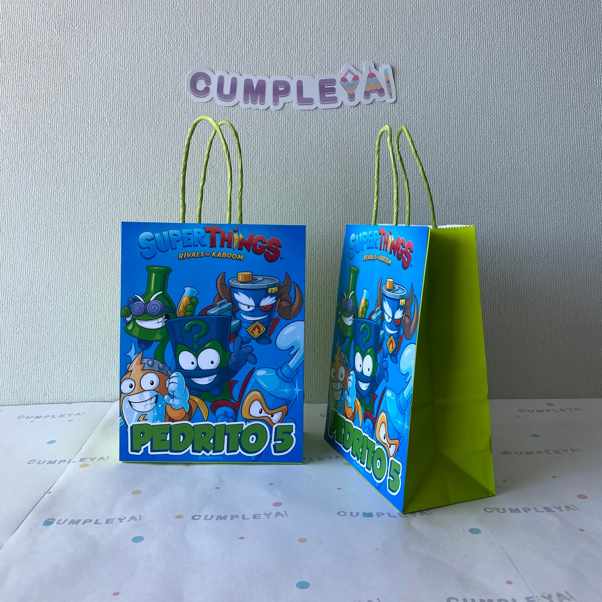 BOLSA SORPRESA 16 × 21 × 8 CM SUPERTHINGS