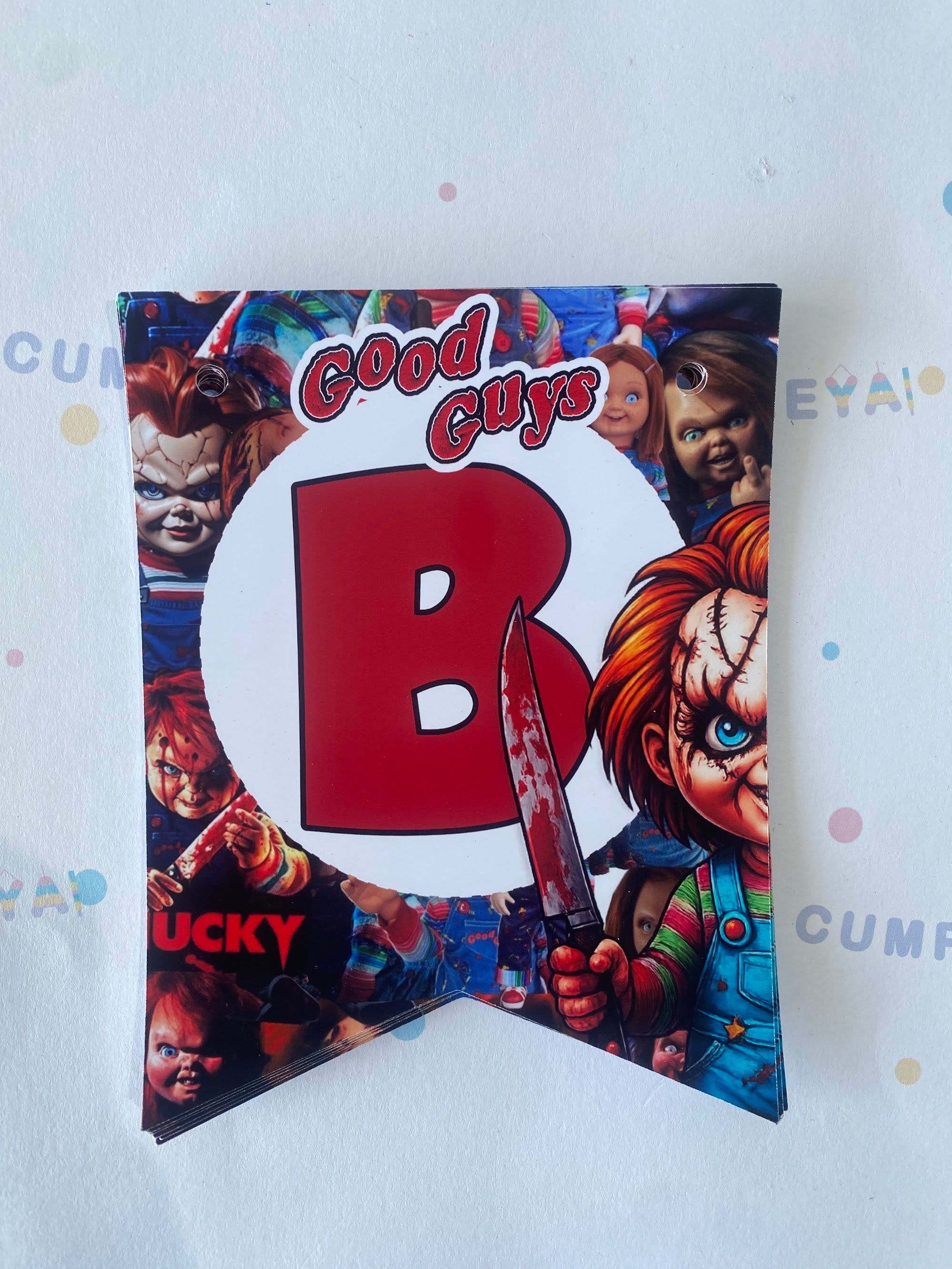 BANDERIN CHUKY POR LETRA 11X14CM