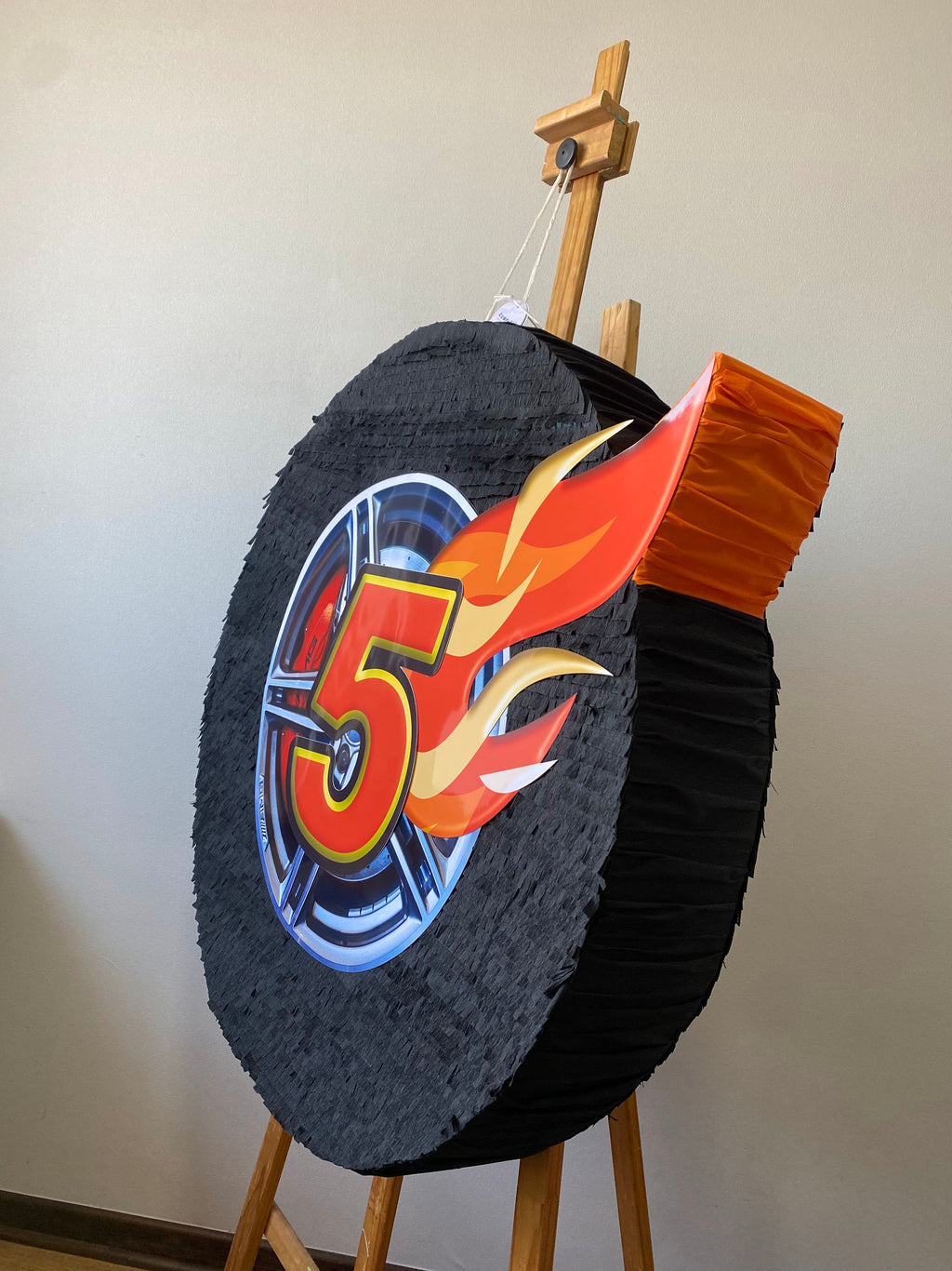 PIÑATA RUEDA DE AUTO 60CM PREMIUM