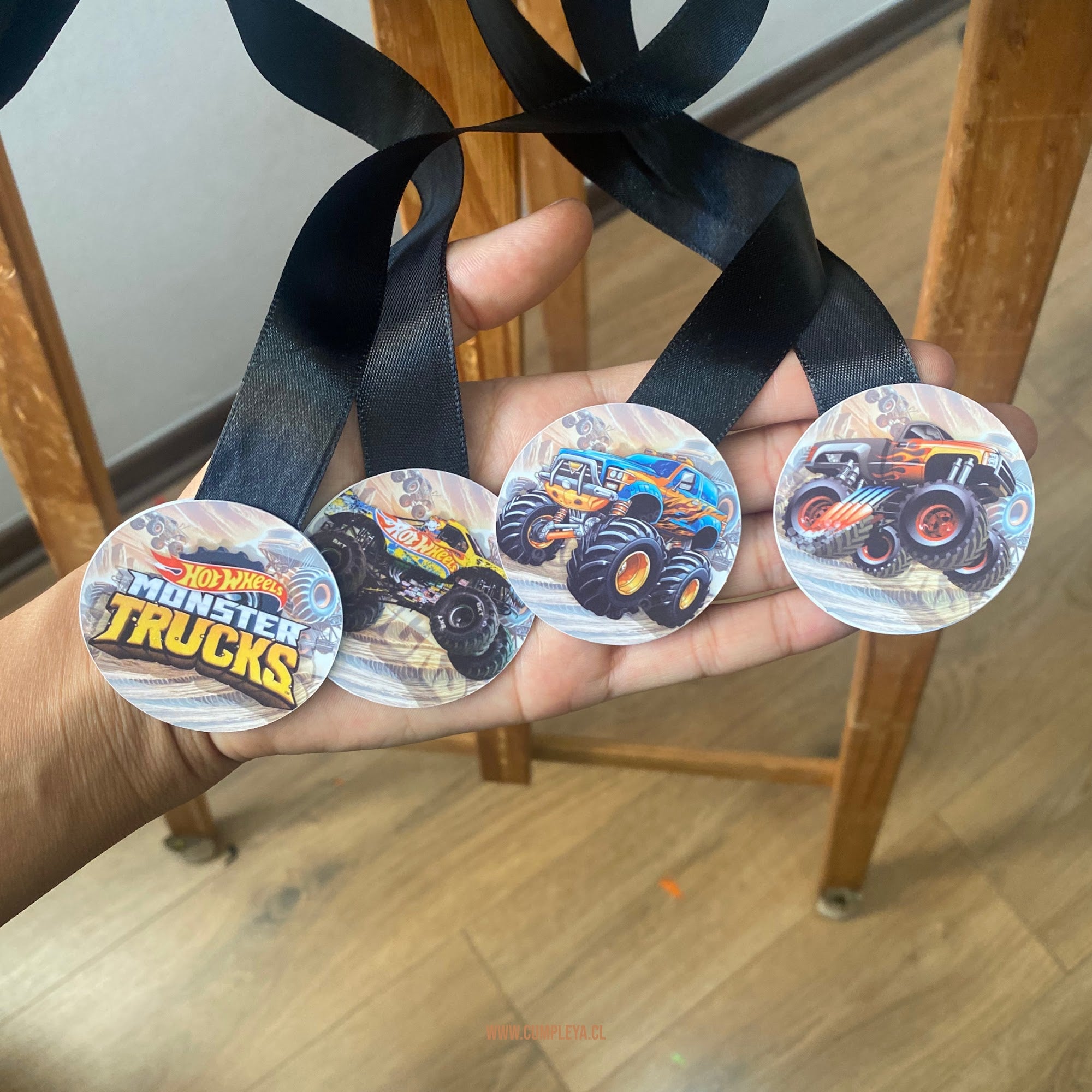 PIÑATA MONSTER TRUCK 60CM PREMIUM