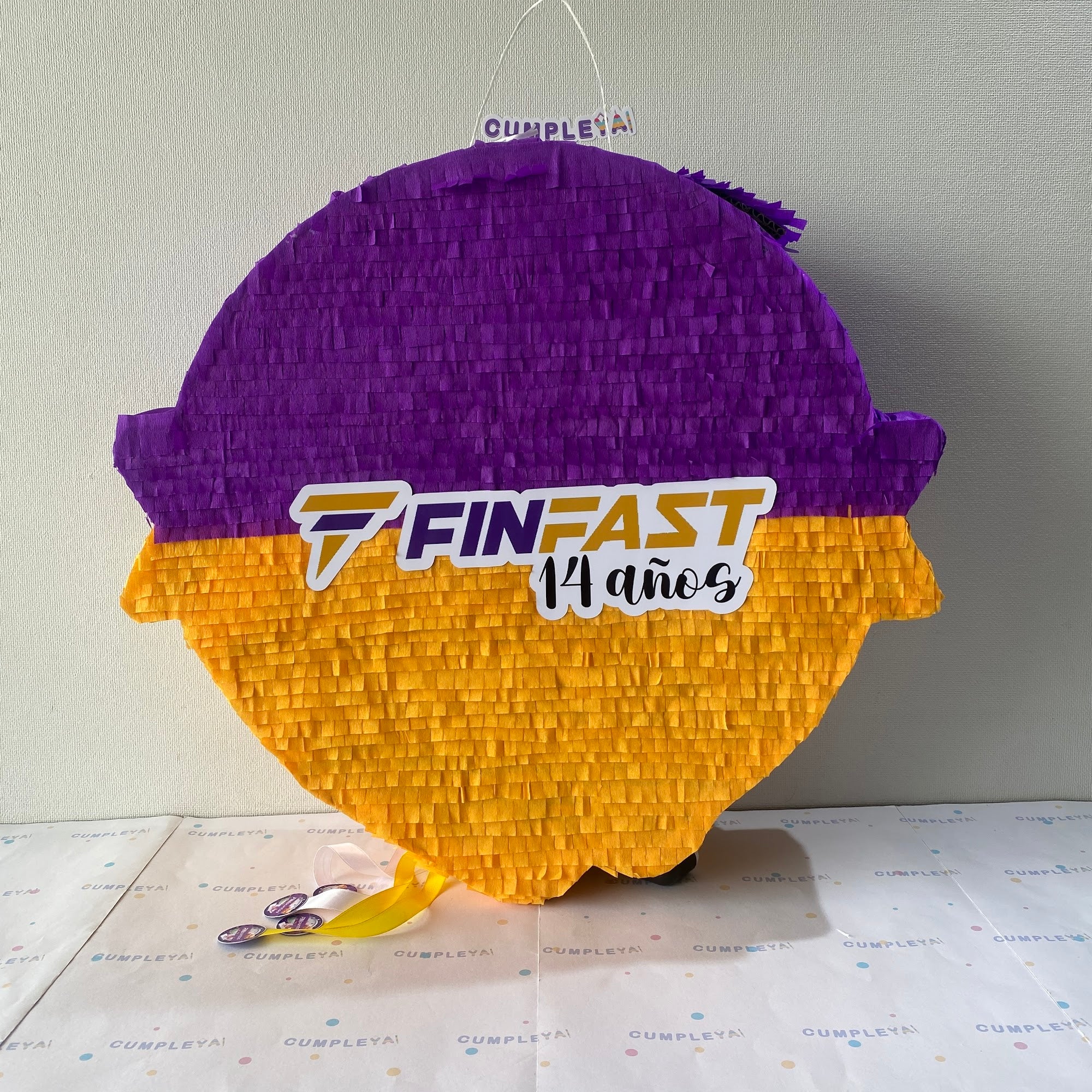 PIÑATA PERSONALIZADA CORPORATIVA DE LA EMPRESA FINFAST 60CM PREMIUM