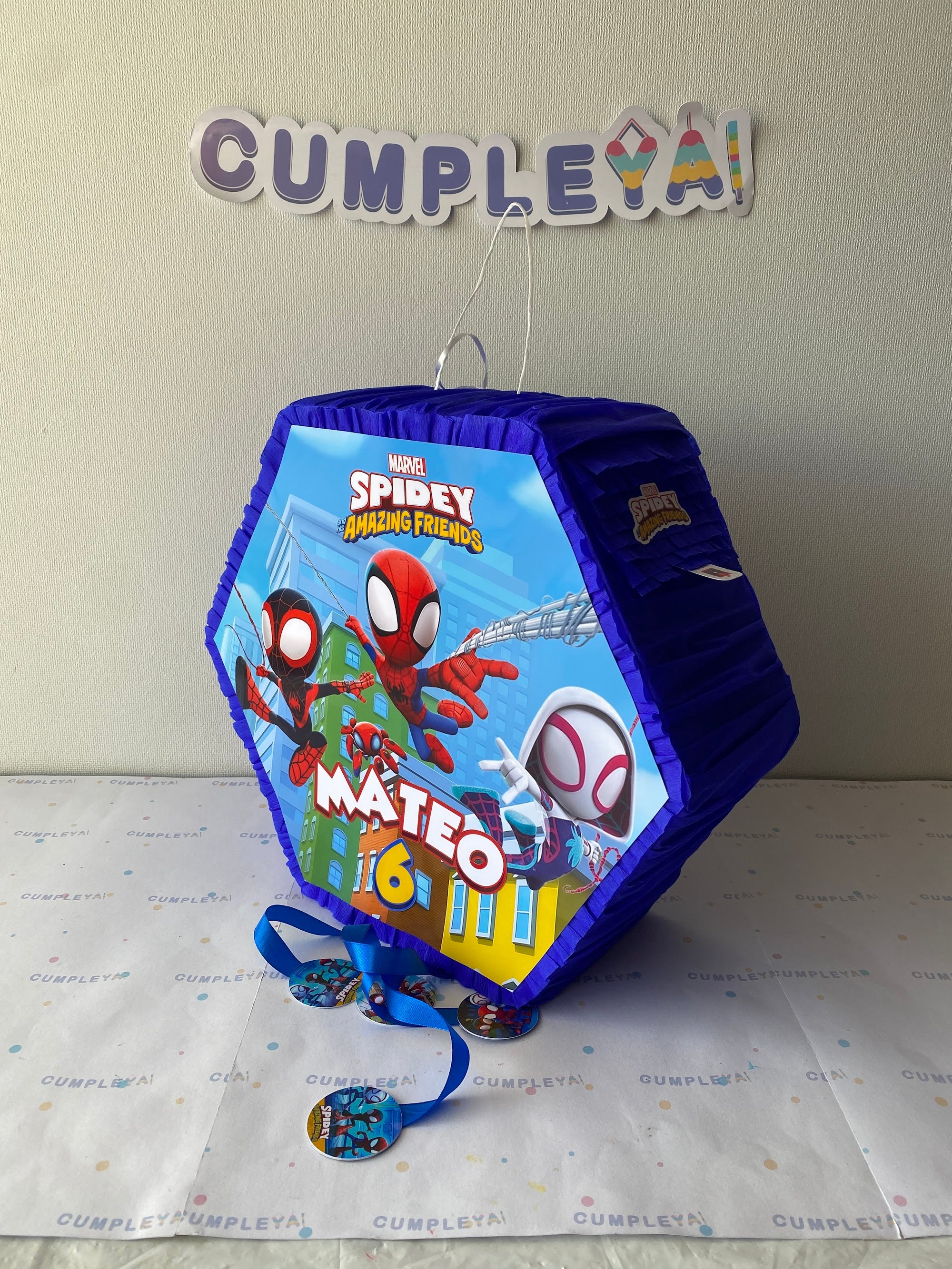 PIÑATA SPIDEY Y SUS AMIGOS HEXAGONAL EXPRÉS 40CM