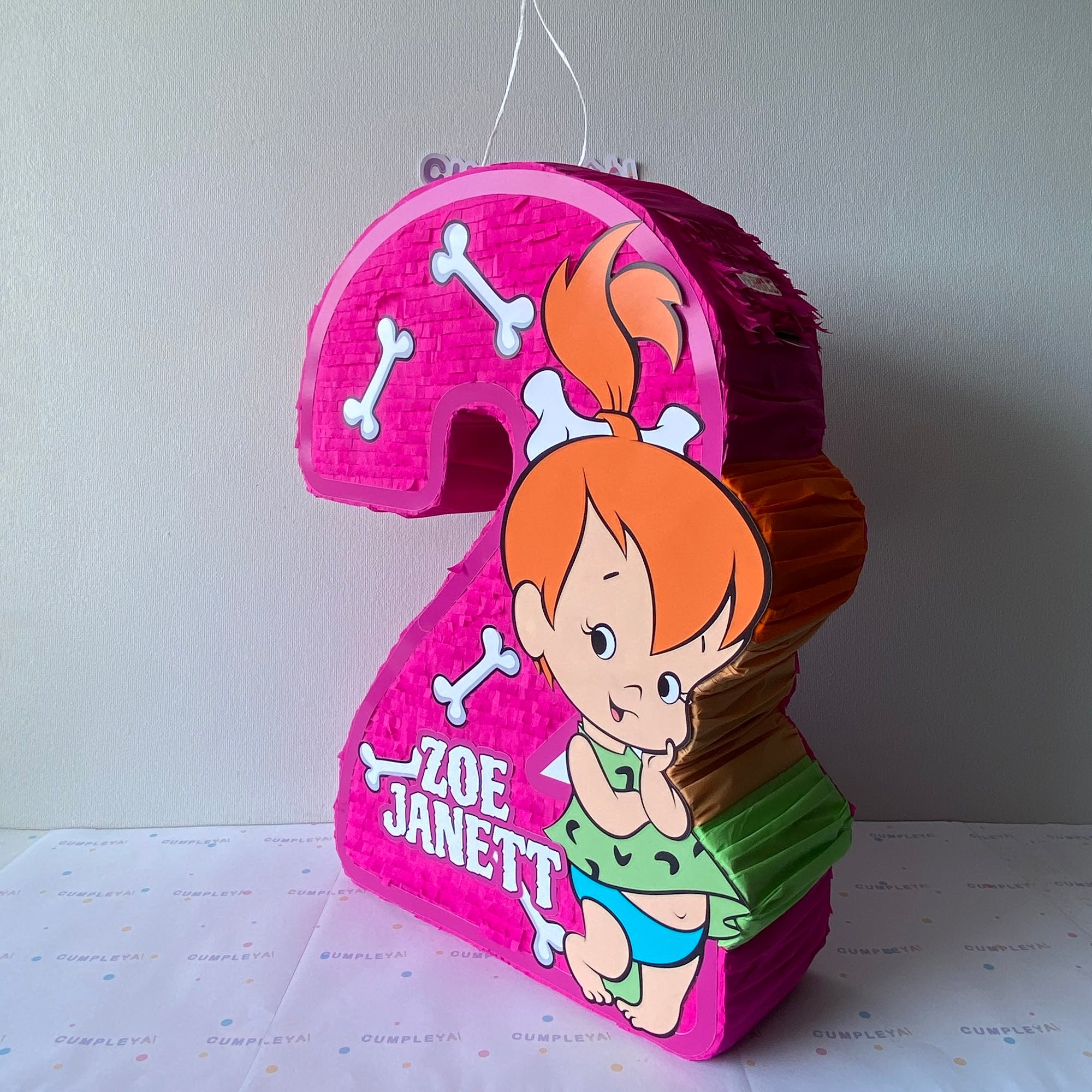 PIÑATA NUMERO 2 DE PEBBLES DE LOS PICAPIEDRAS 60CM PREMIUM