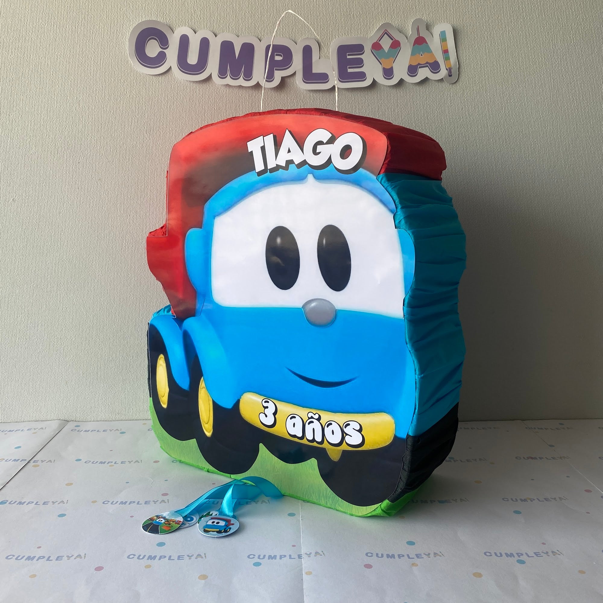 PIÑATA 40 CM LEO DE CAMION