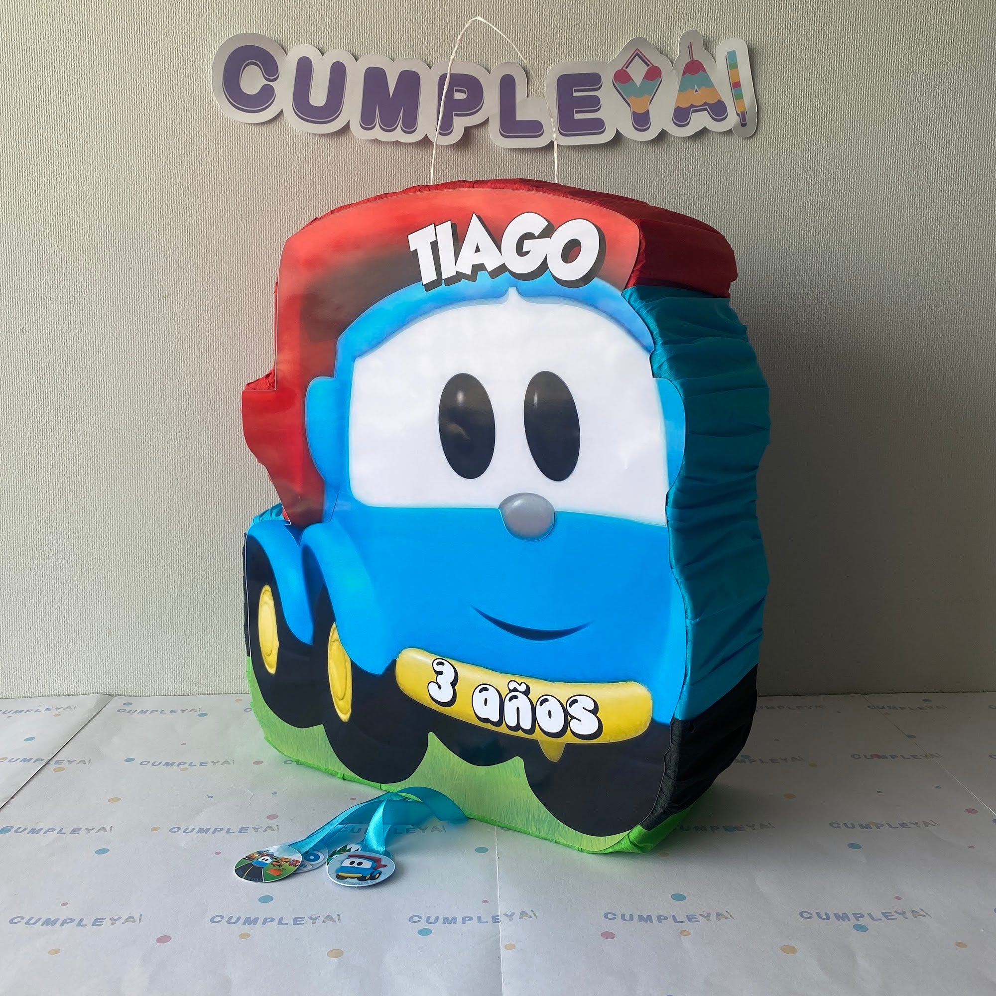 PIÑATA 40 CM LEO DE CAMION