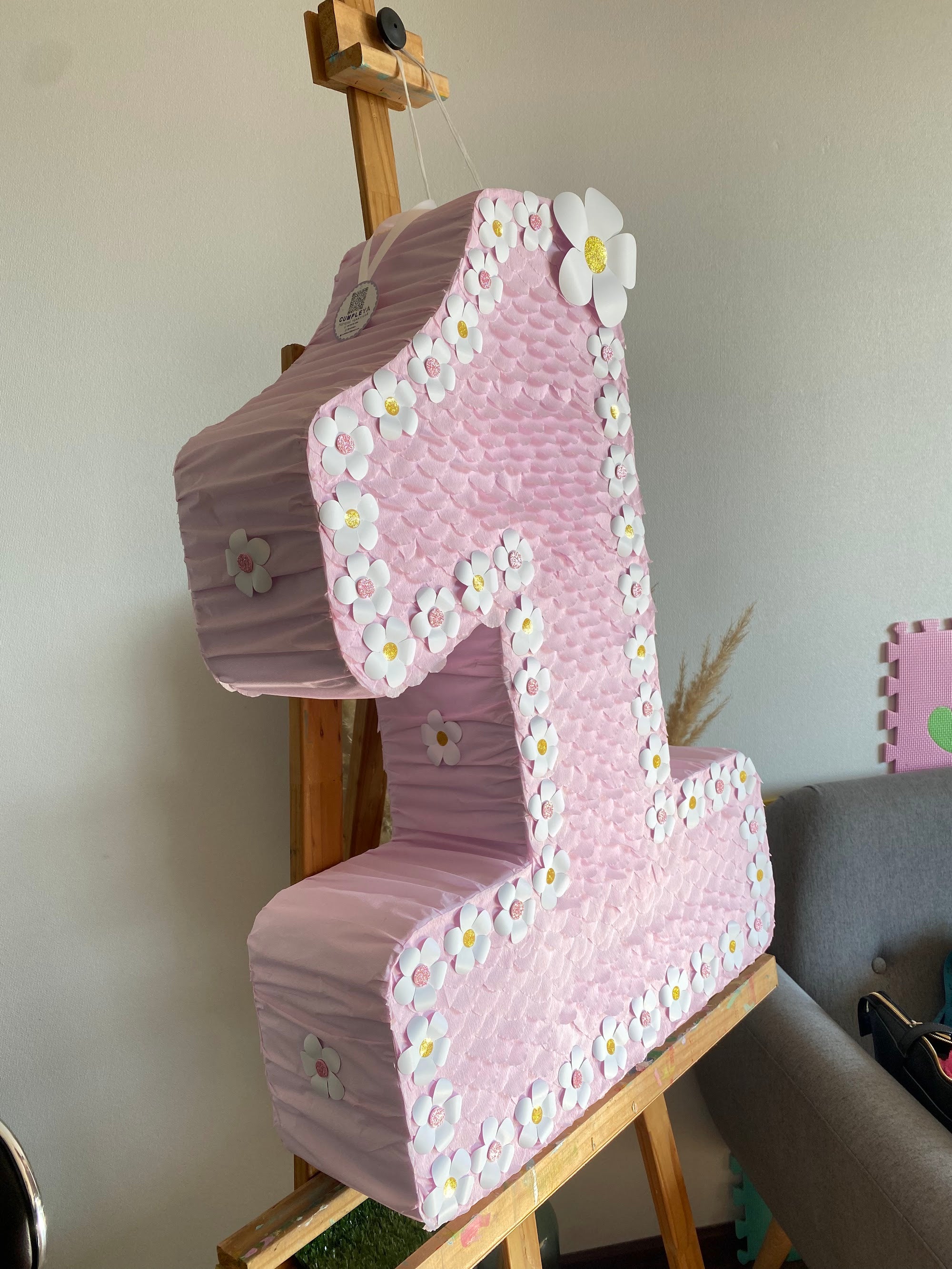 PIÑATA NÚMERO 1 DE FLORES 60CM PREMIUM