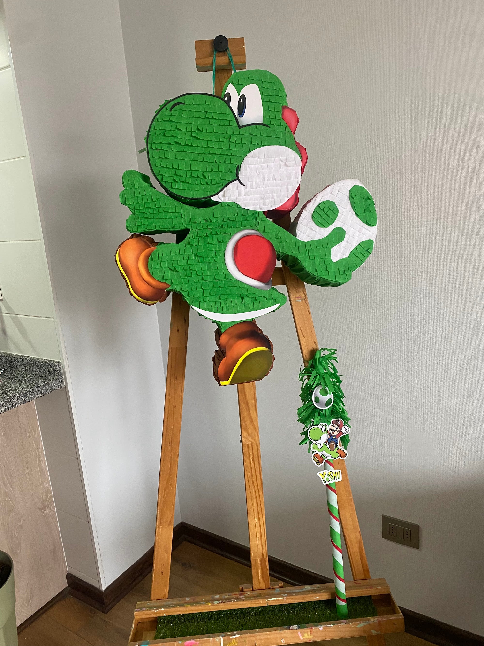 PIÑATA YOSHI (CUERPO ENTERO DE ESPALDA) 60CM PREMIUM