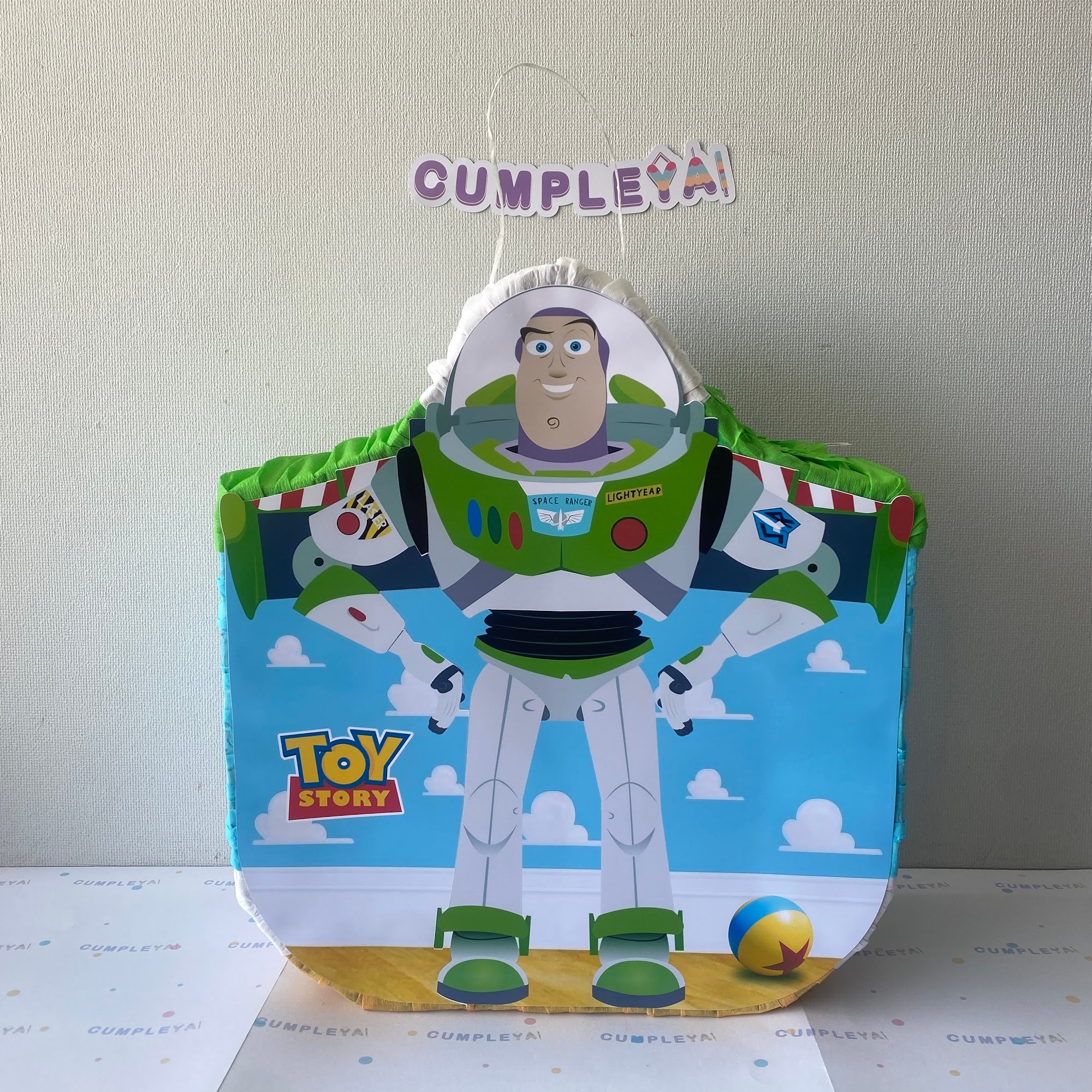 PIÑATA 40 CM BUZZ LIGHTYEAR CON NUMERO 6