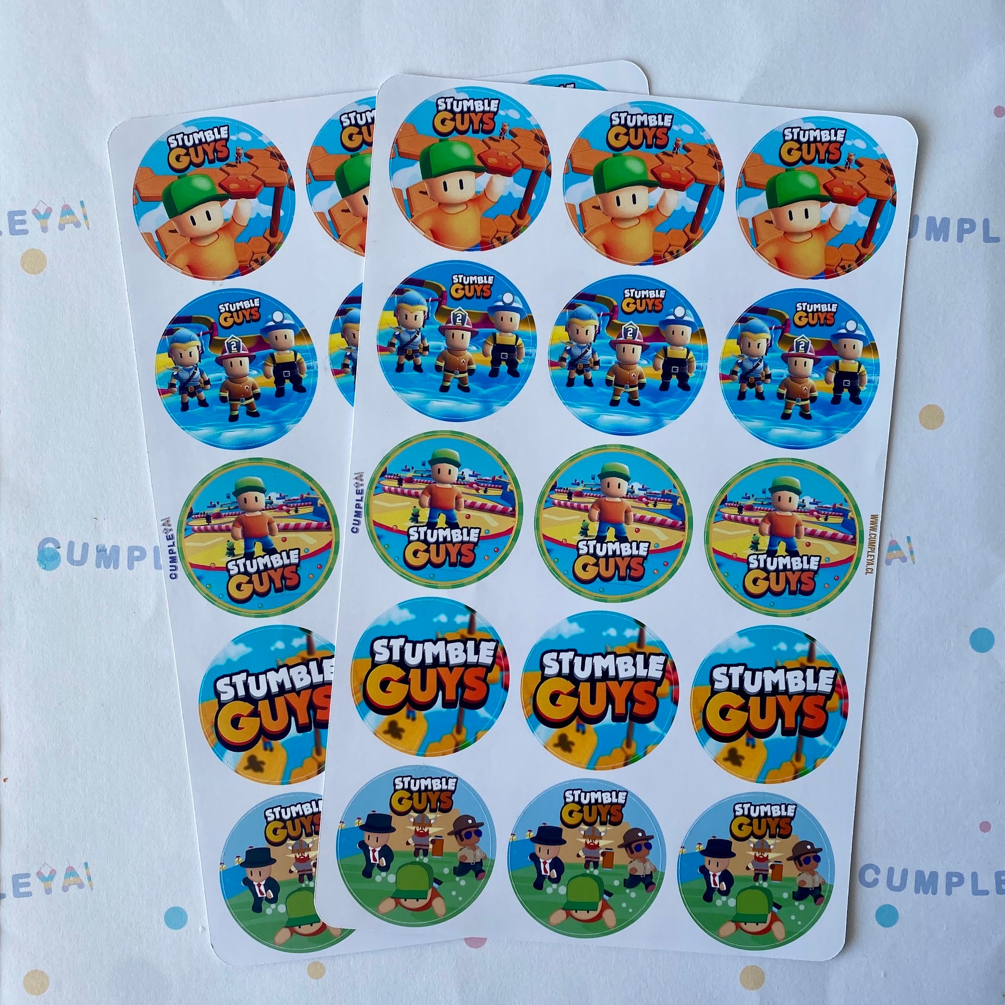 30 STICKER CIRCULARES 5 X 5 CM STUMBLE GUYS