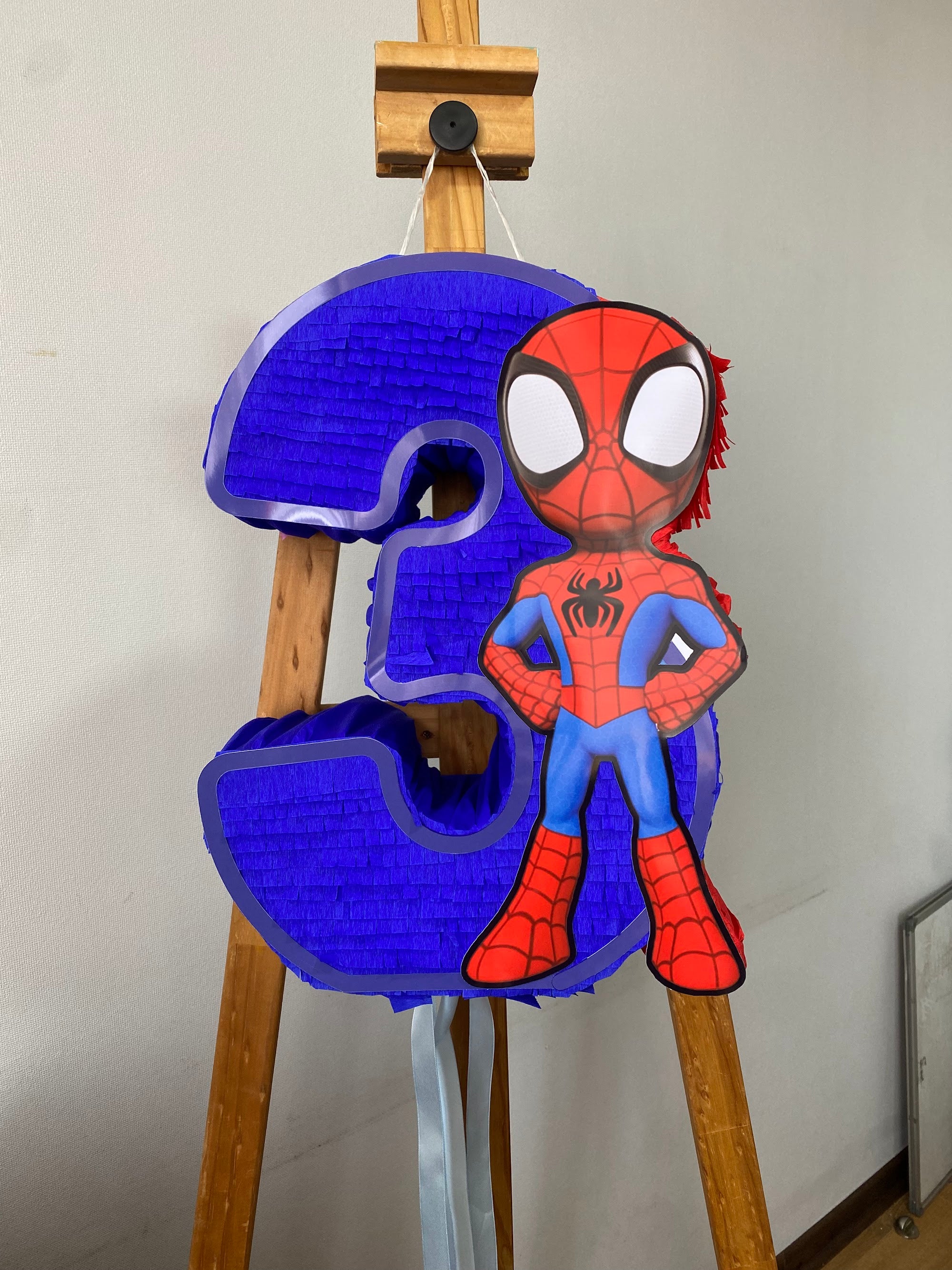 PIÑATA SPIDER-MAN SPIDEY NIÑO NÚMERO 3 40CM PREMIUM
