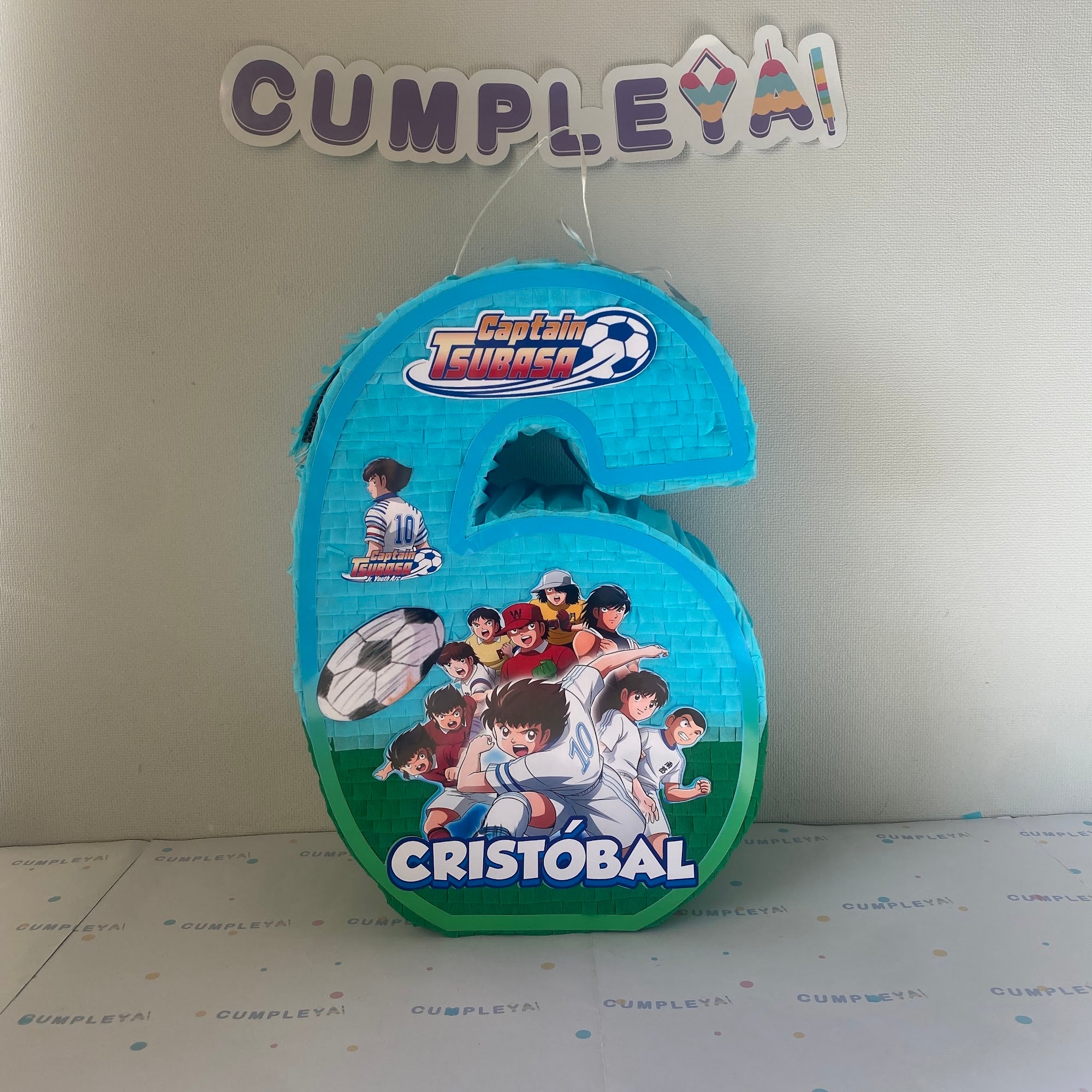 PIÑATA NUMERO 6 CAPITAN TSUBASA 40CM PREMIUM