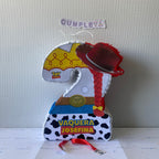 PIÑATA 40 CM NUMERO 2 JESSY LA VAQUERA