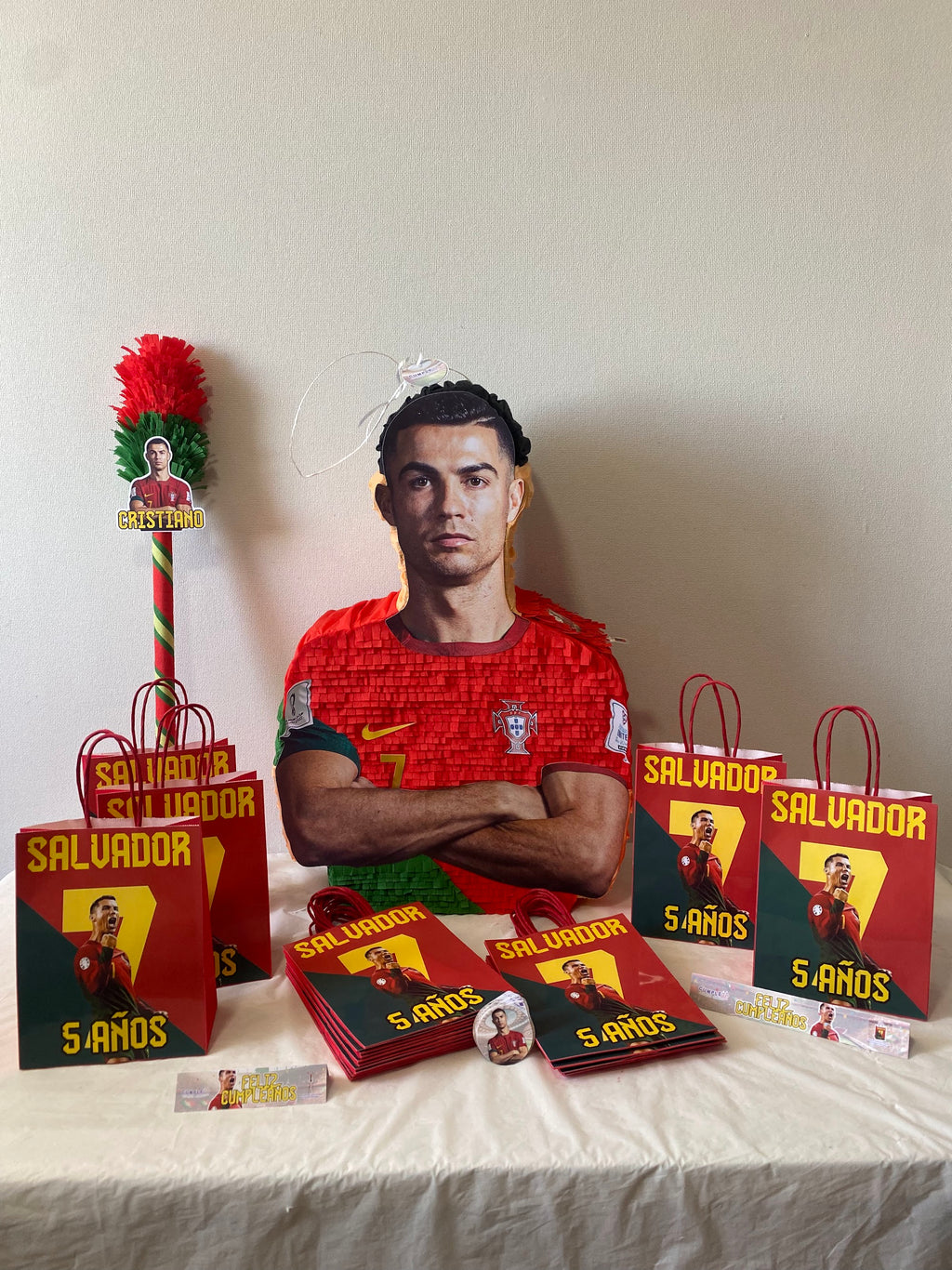 PIÑATA CRISTIANO RONALDO 60CM PREMIUM