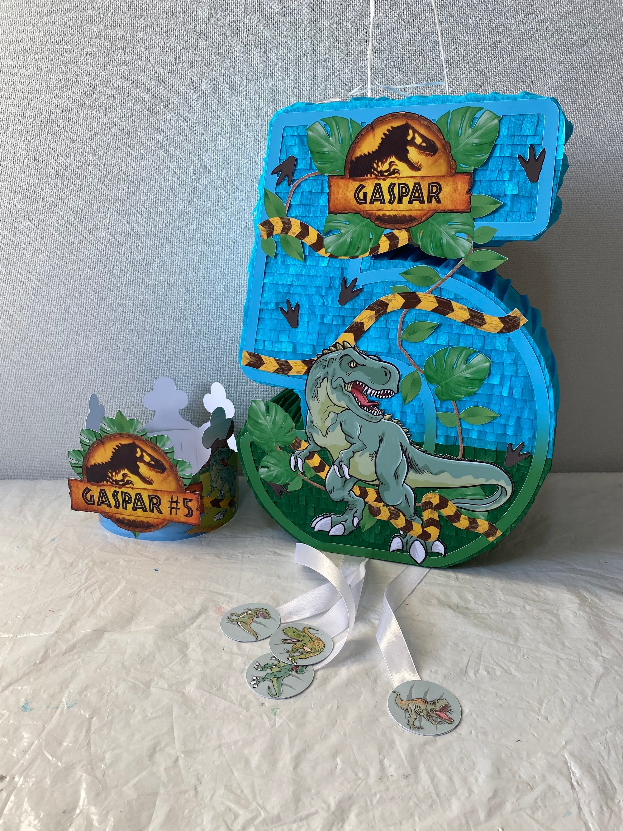 CORONA DINOSAURIO REX 62X14CM