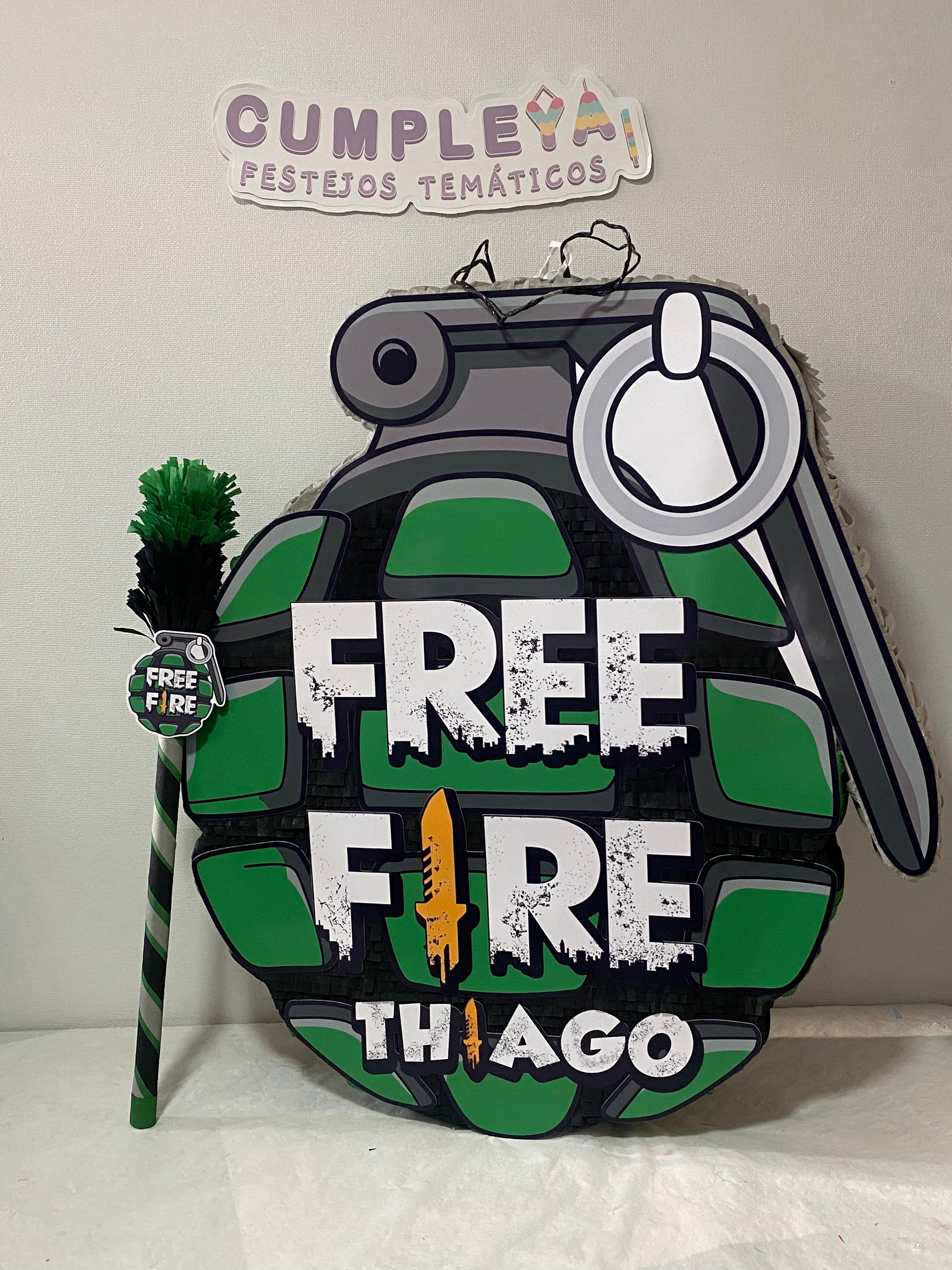 PIÑATA GRANADA FREE FIRE 60CM PREMIUM