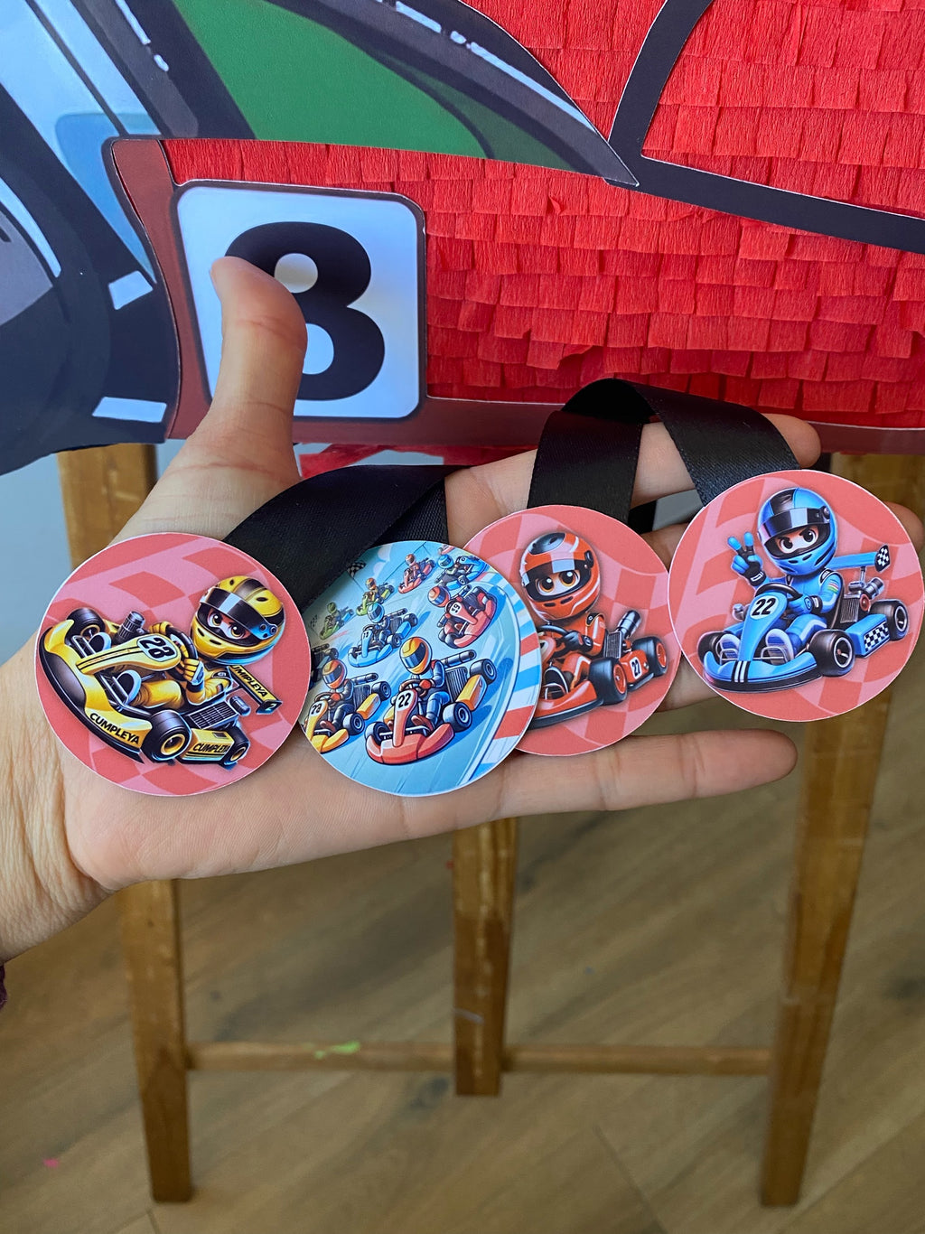 PIÑATA KARTING 60CM PREMIUM