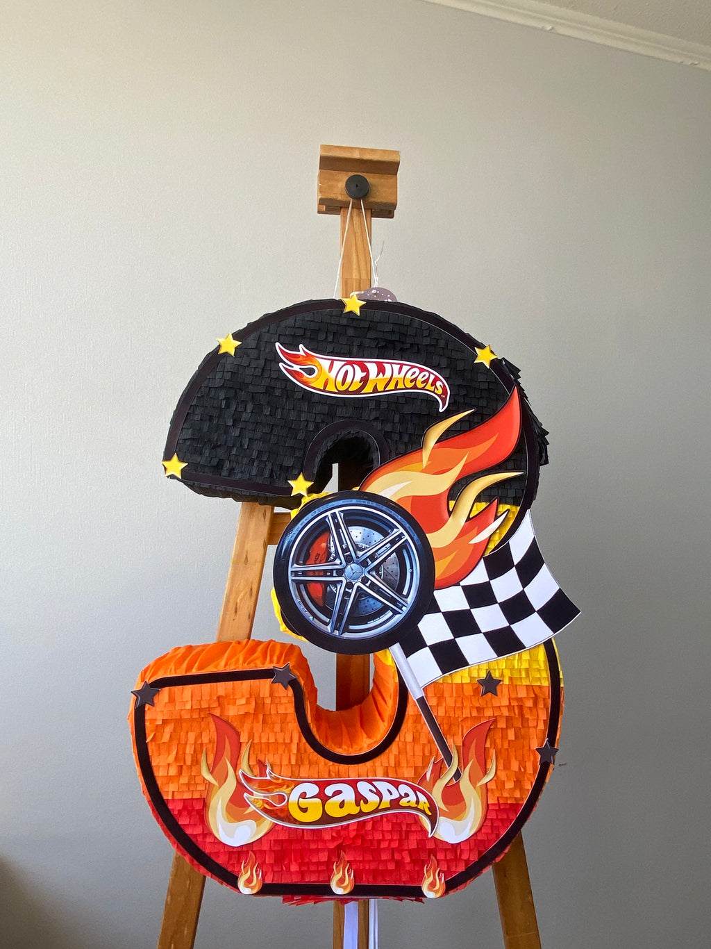 PIÑATA NÚMERO 3 HOT WHEELS 60CM PREMIUM