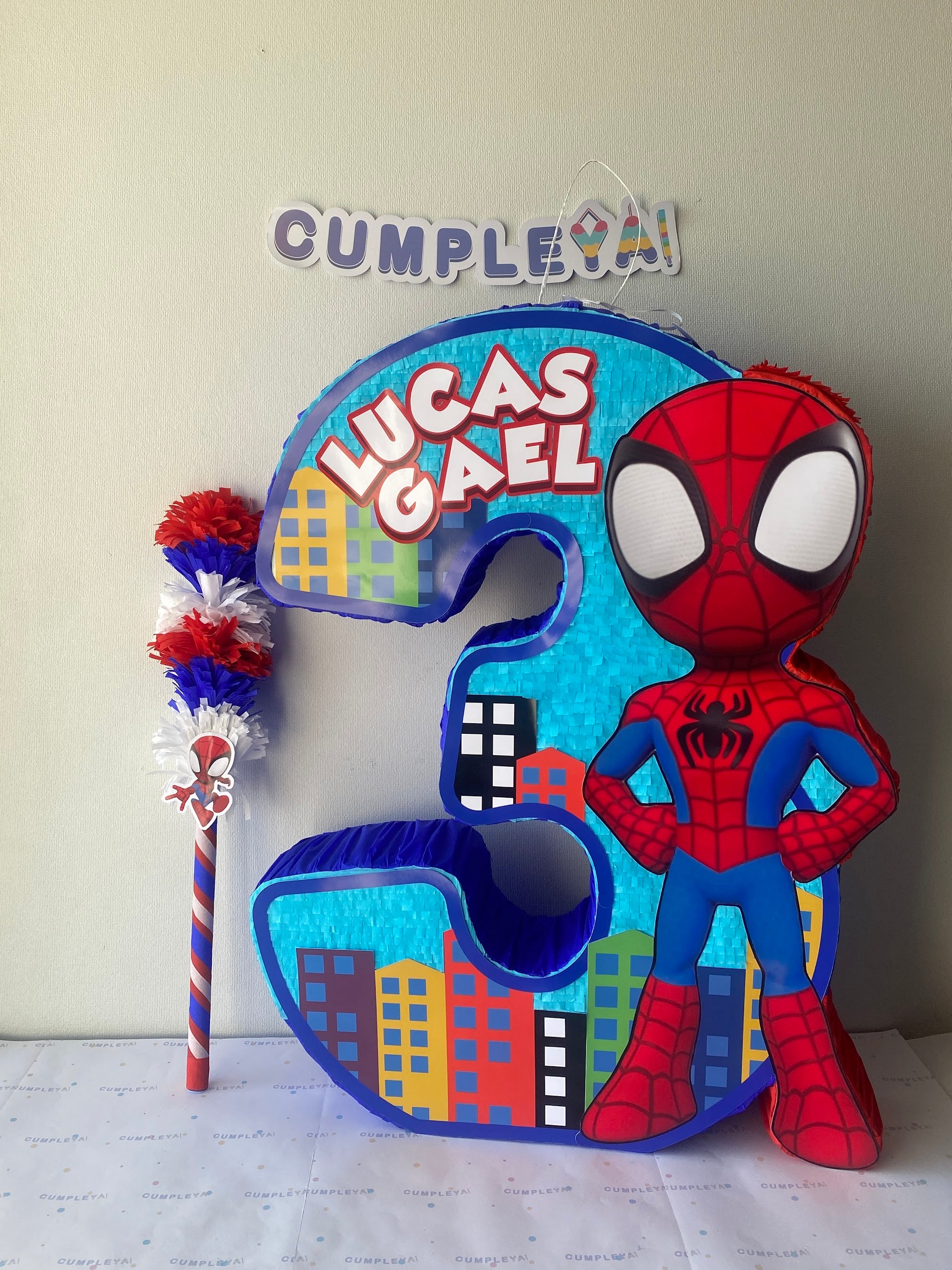 PIÑATA NUMERO 3 SPIDEY 60CM PREMIUM