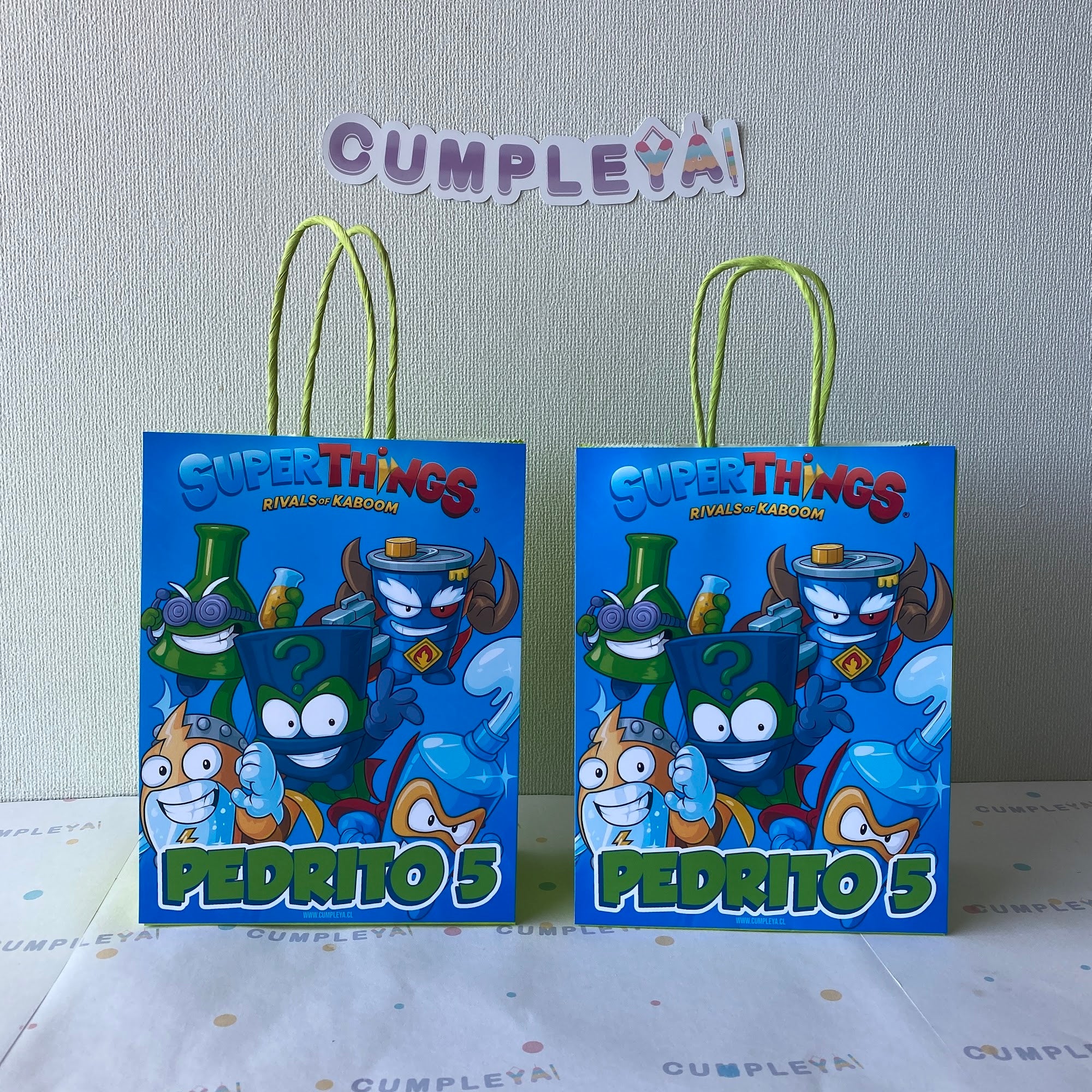 BOLSA SORPRESA 16 × 21 × 8 CM SUPERTHINGS