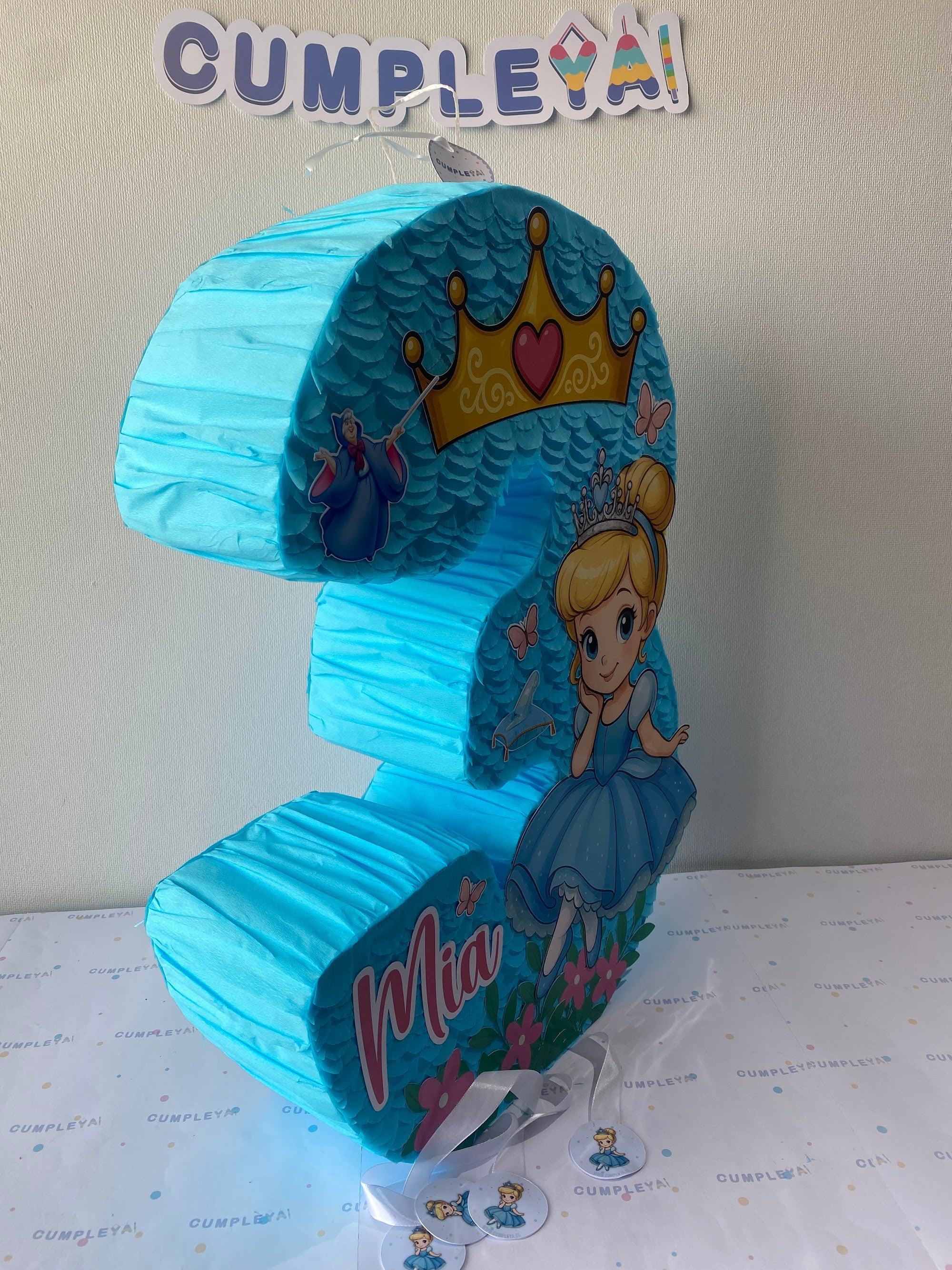 PIÑATA NUMERO 3 CENICIENTA BEBE 60CM PREMIUM
