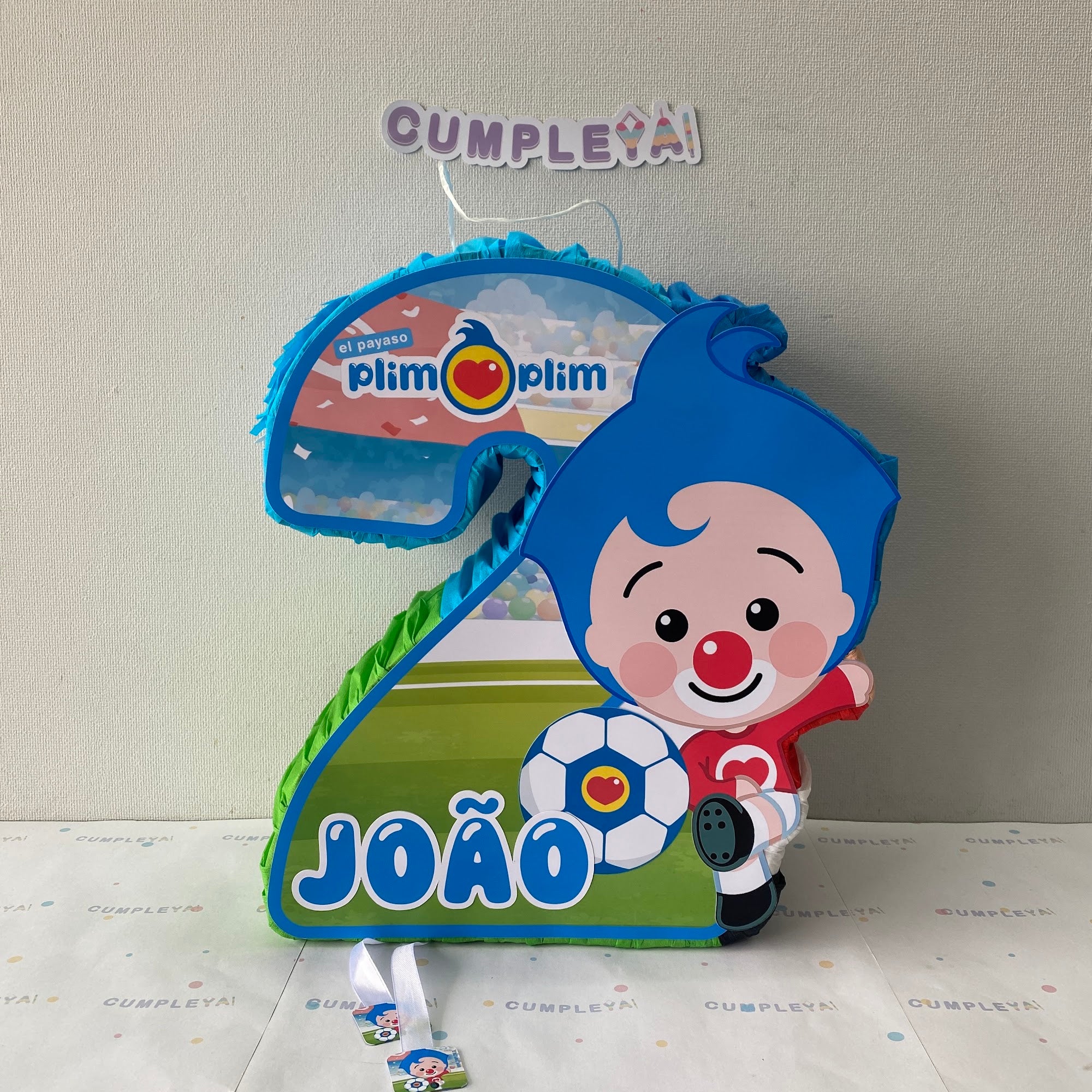 PIÑATA 40 CM NUMERO 2 CON PLIM PLIM FUTBOL