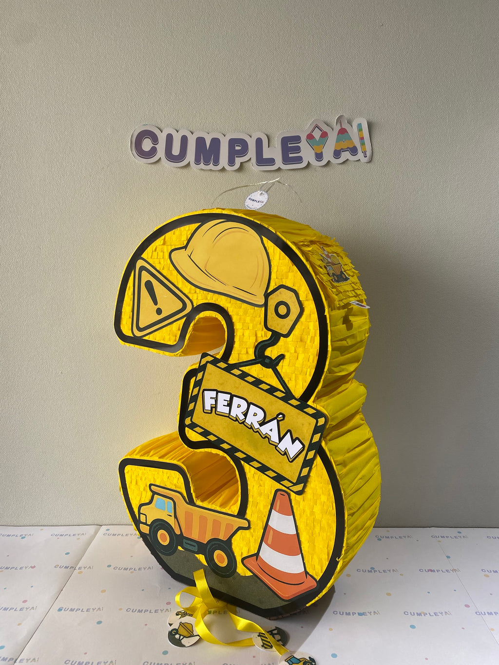 PIÑATA NUMERO 3 CAMIONES DE CONSTRUCCIÓN 60CM PREMIUM