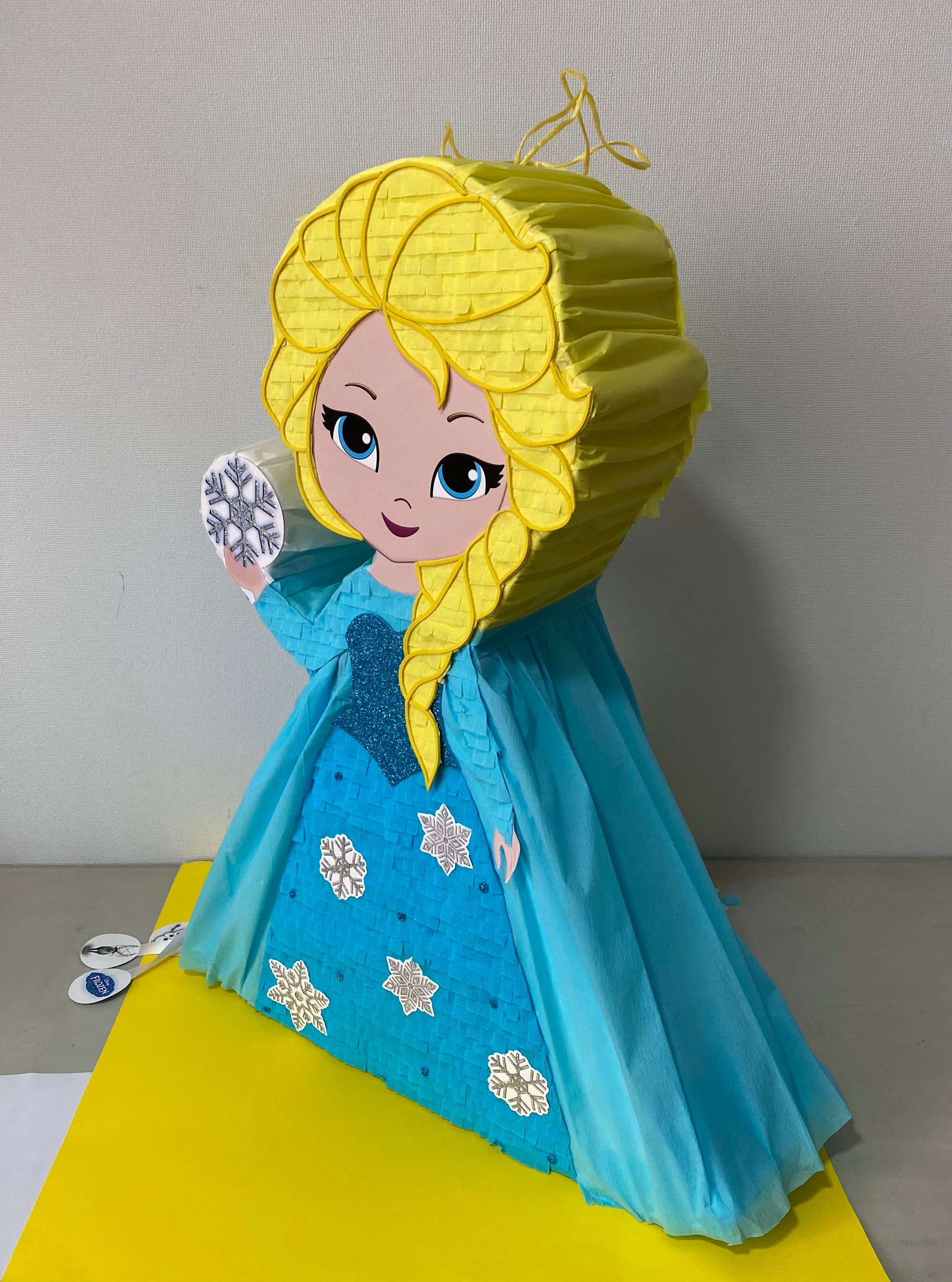 PIÑATA ELSA DE FROZEN 60CM PREMIUM