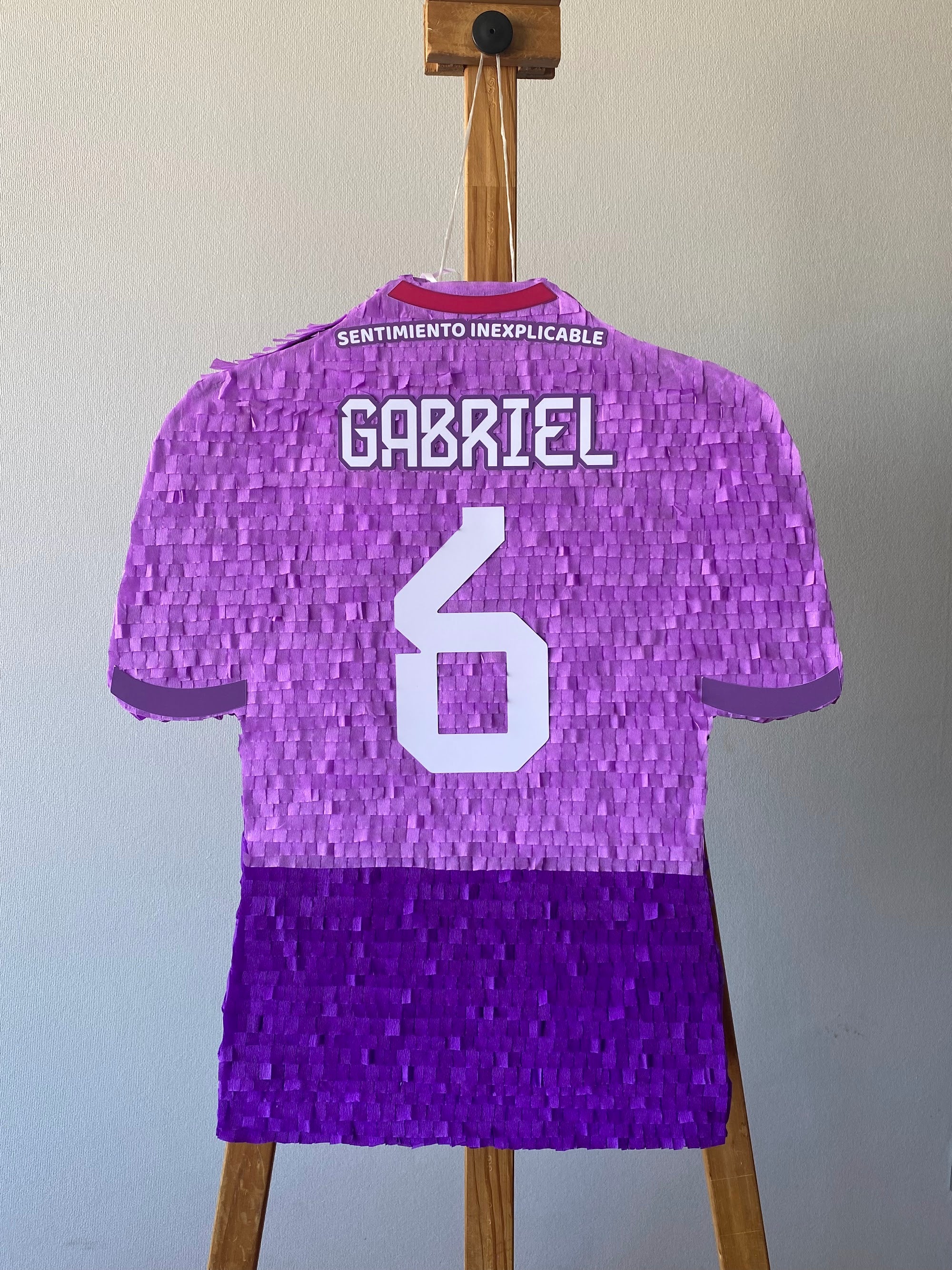 PIÑATA CAMISA U DE CHILE 60CM PREMIUM