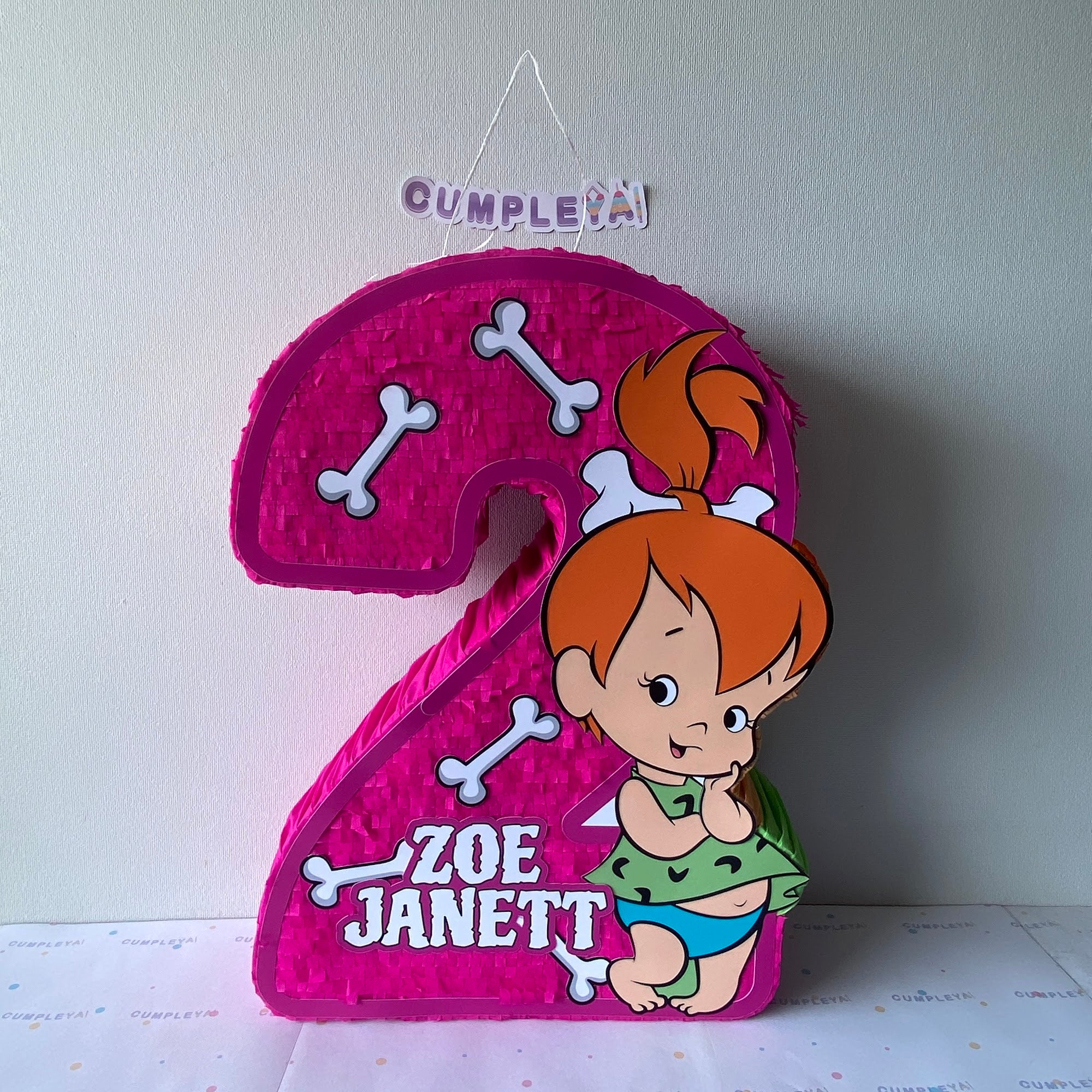 PIÑATA NUMERO 2 DE PEBBLES DE LOS PICAPIEDRAS 60CM PREMIUM