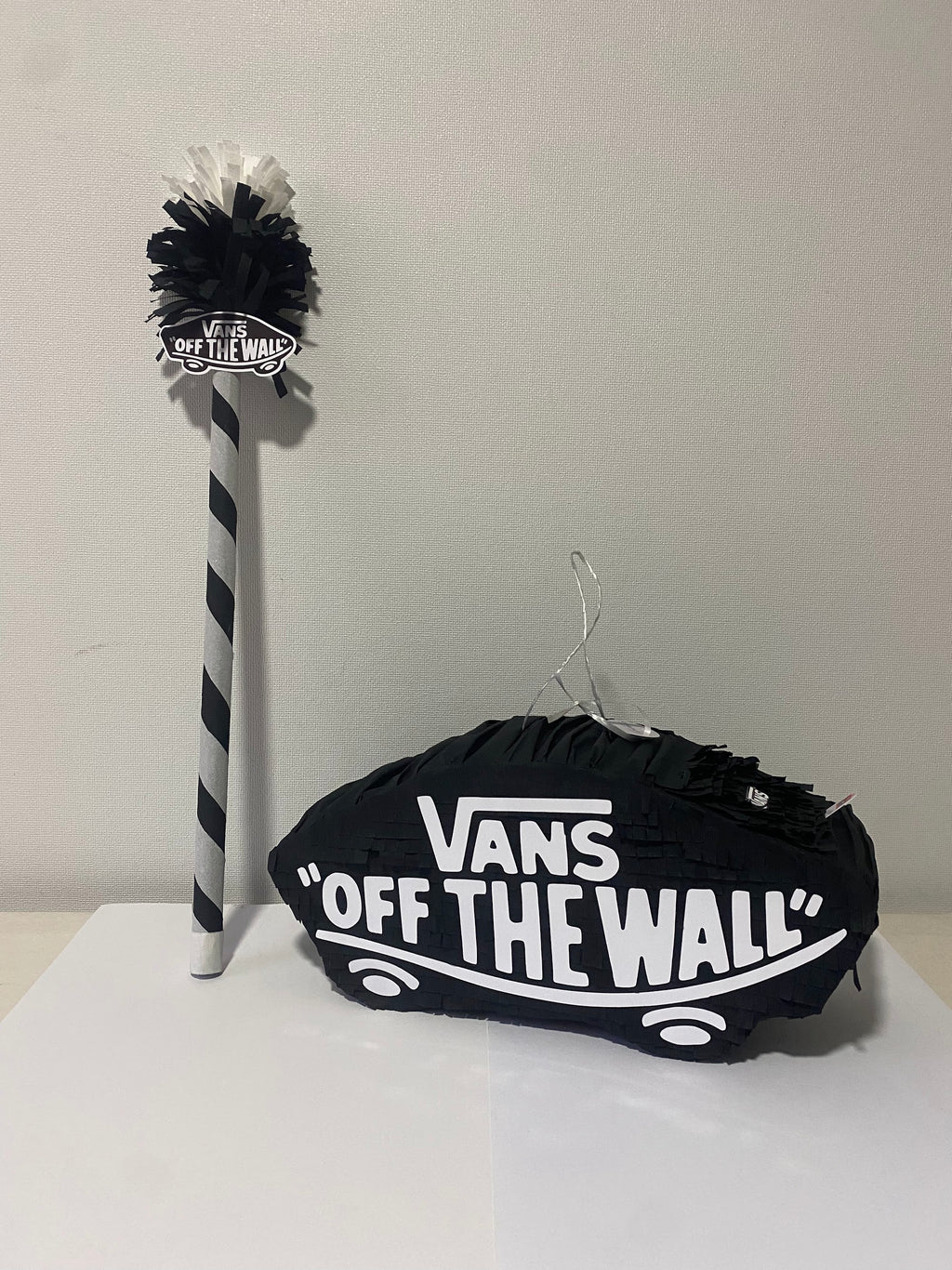PIÑATA VANS 40CM PREMIUM