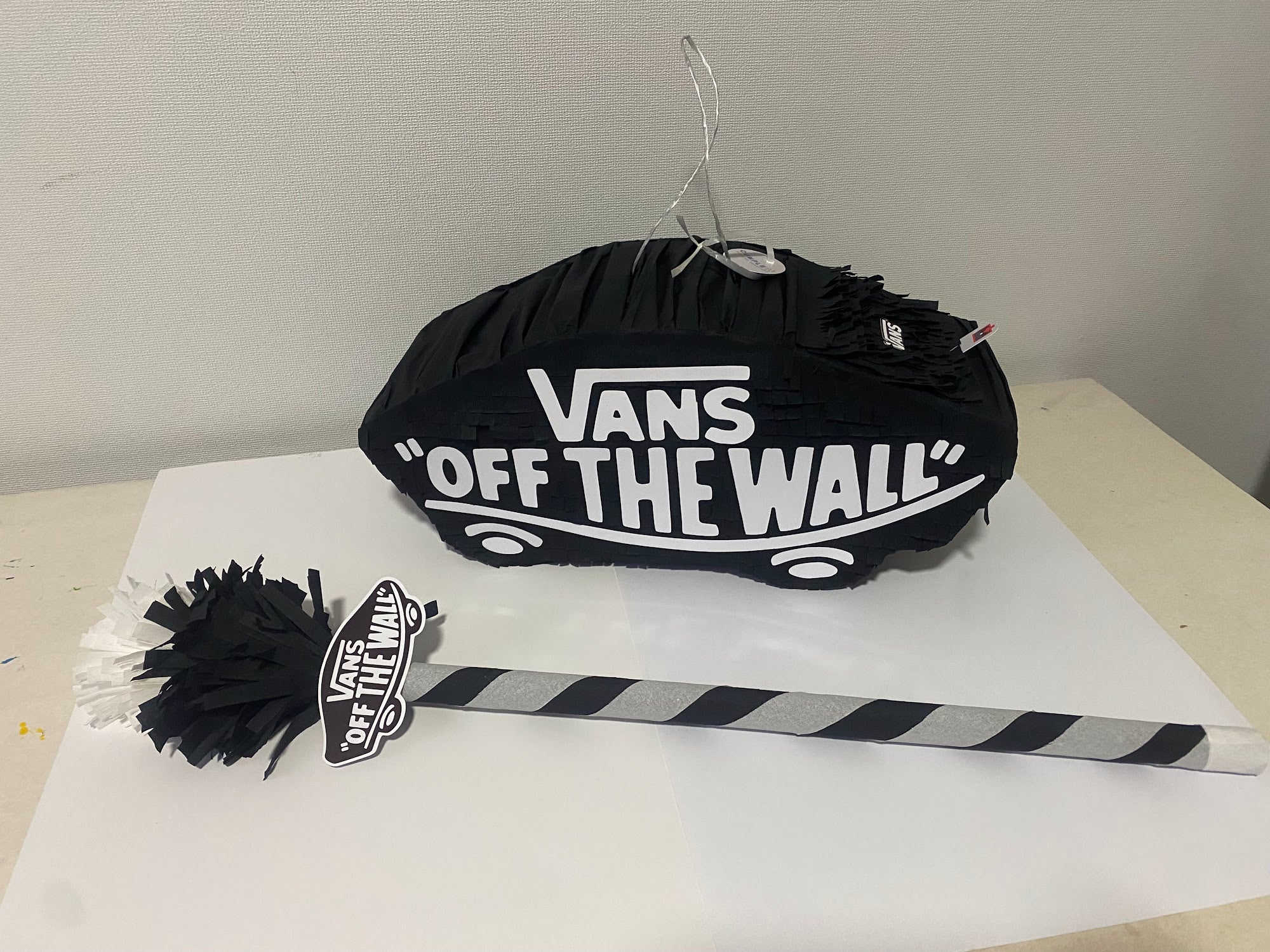 PIÑATA VANS 40CM PREMIUM