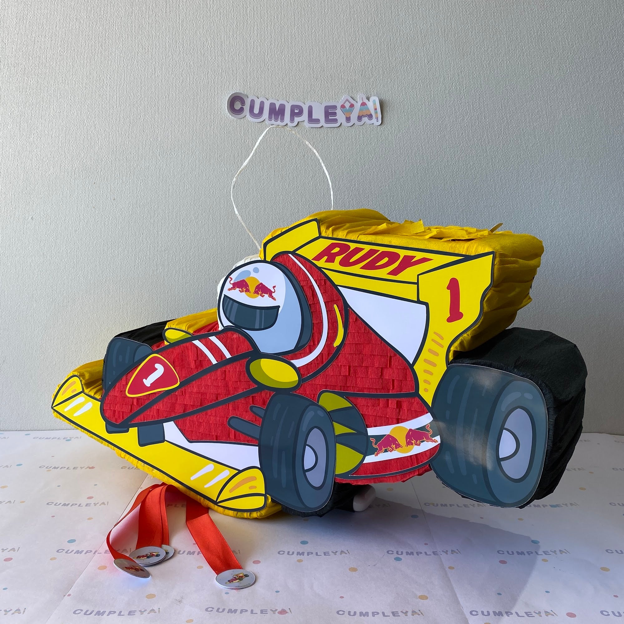 PIÑATA AUTO FORMULA 1 REDBULL 60CM PREMIUM