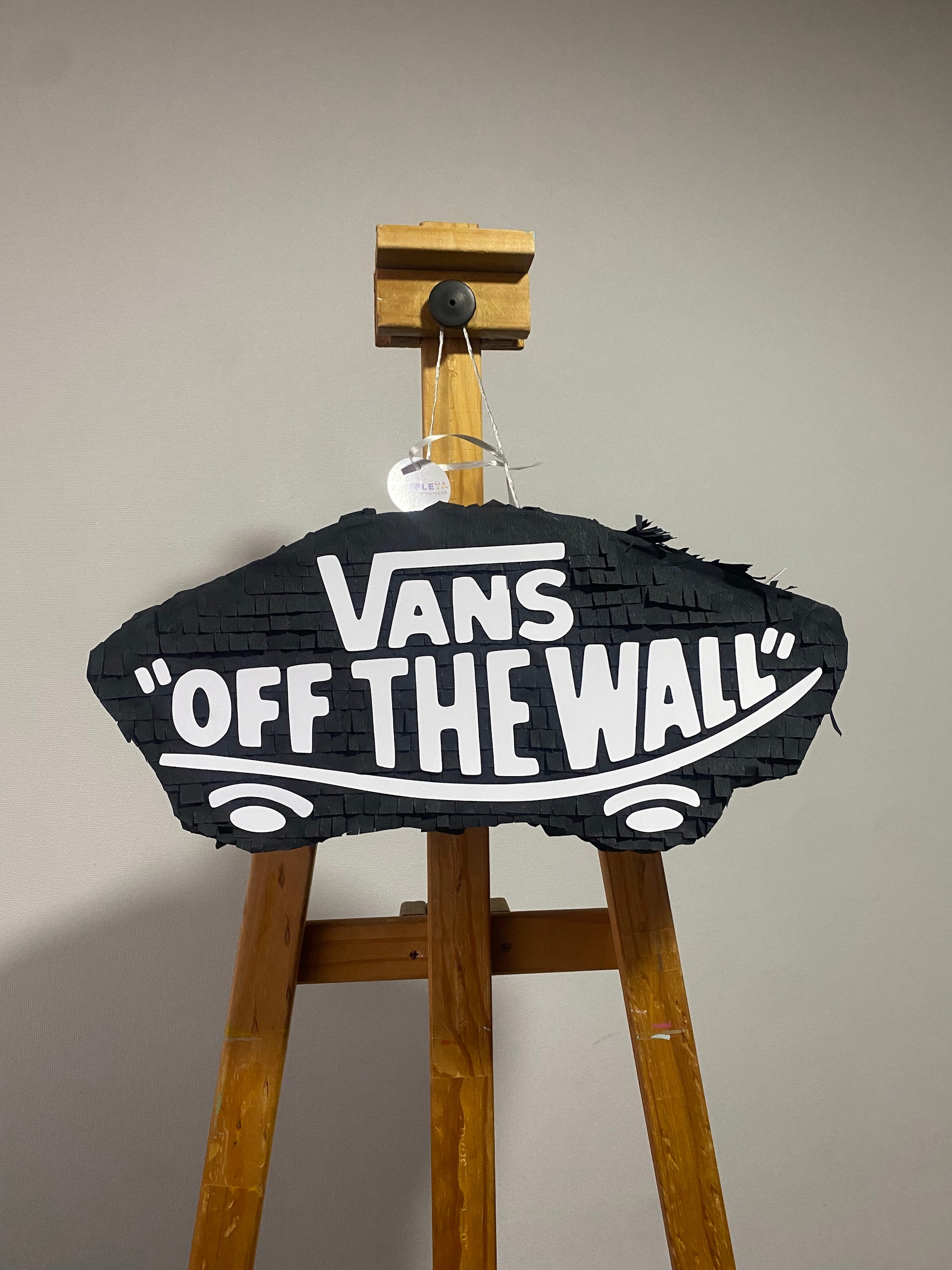 PIÑATA VANS 40CM PREMIUM