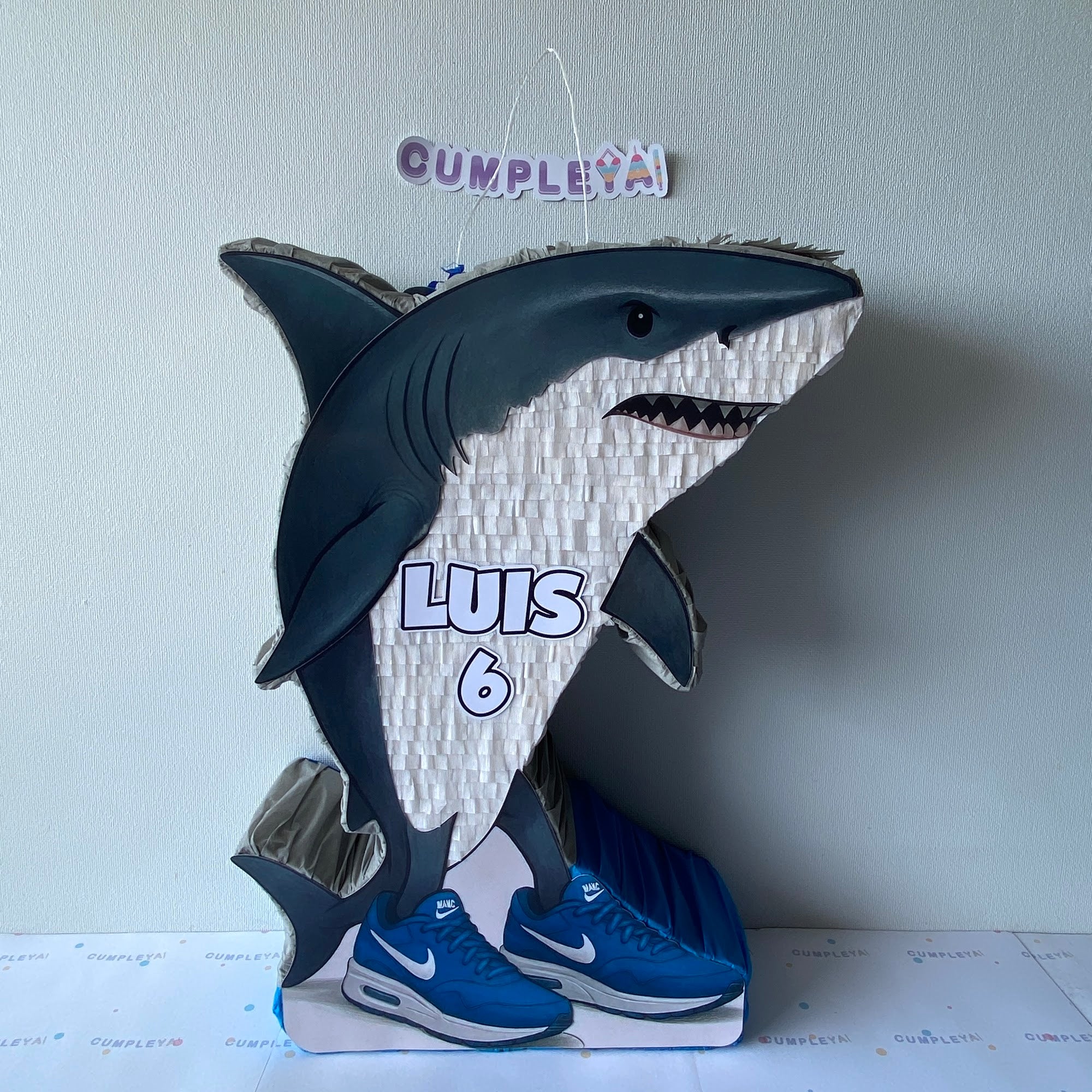 PIÑATA TIBURON BRAINROT TRALALERO 60CM PREMIUM