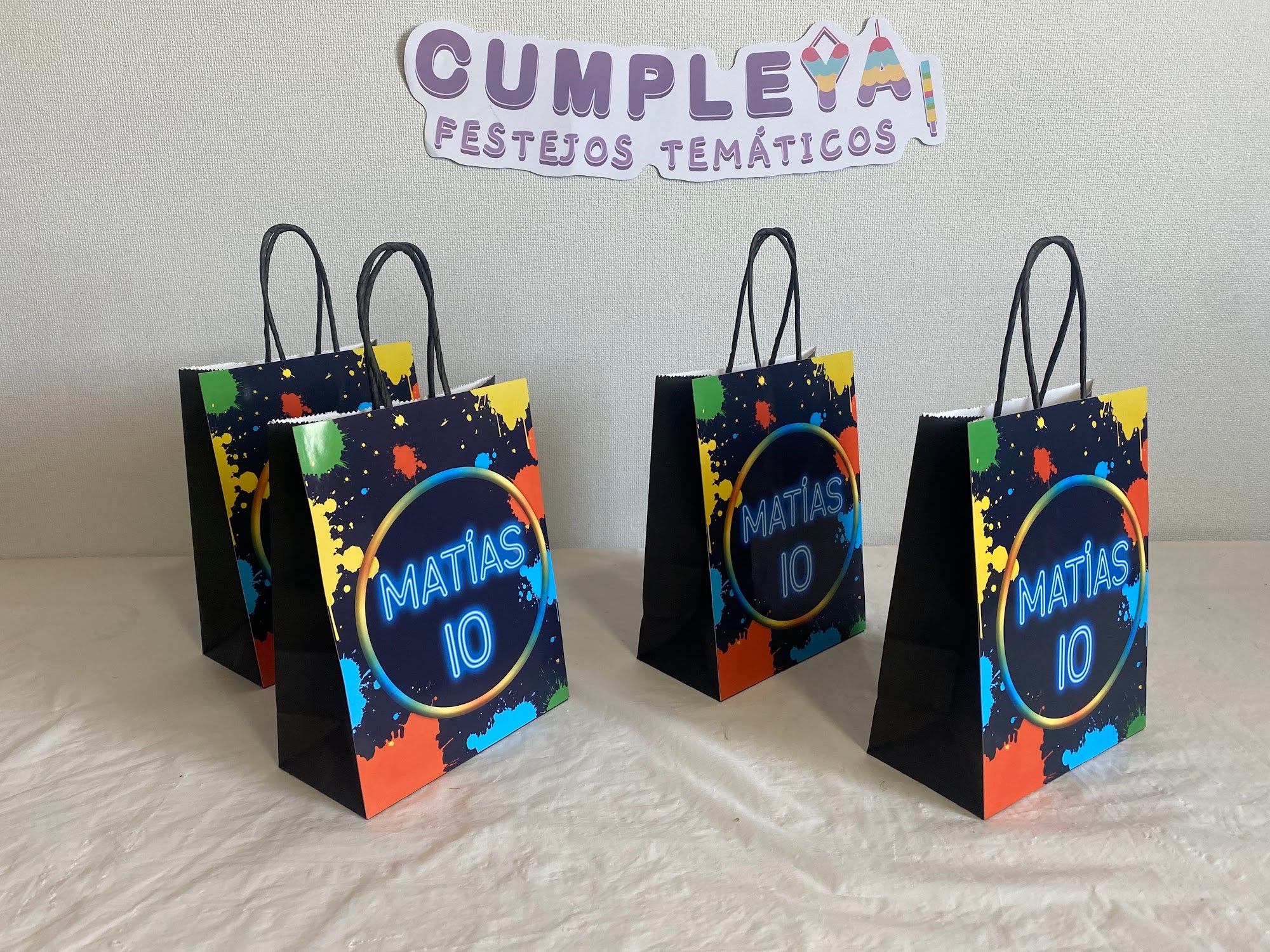 BOLSA SORPRESA 16 × 21 × 8 CM NEON