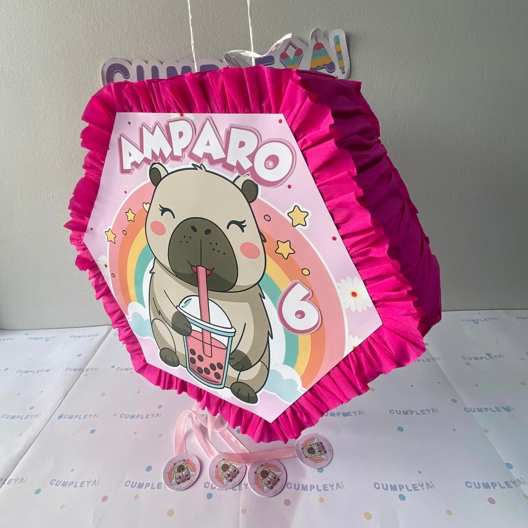 PIÑATA CAPIBARA HEXAGONAL EXPRÉS 40CM