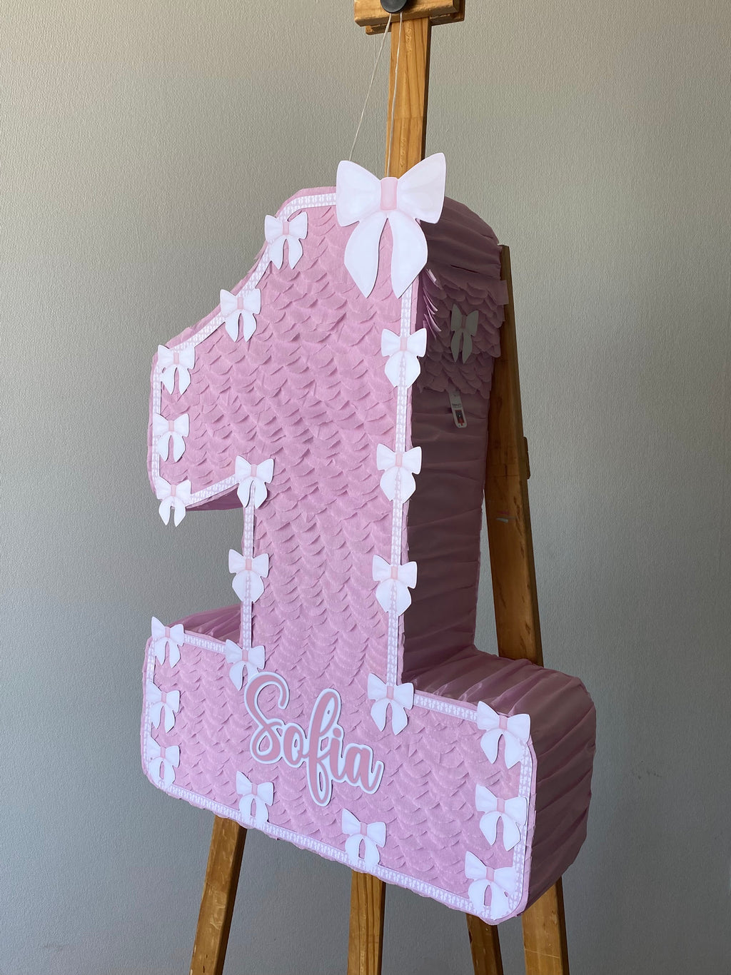 PIÑATA NUMERO 1 DE LAZOS 60CM PREMIUM