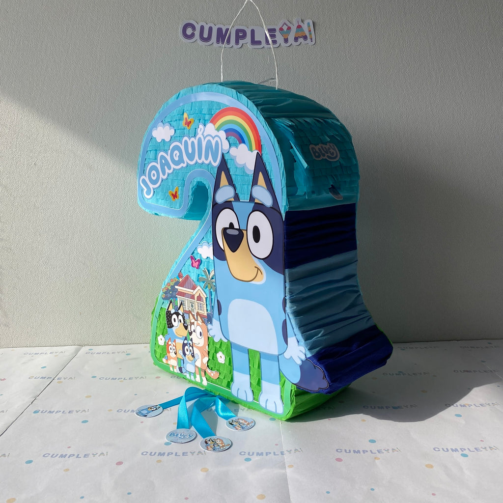 PIÑATA NUMERO 2 CON BLUEY 40CM PREMIUM