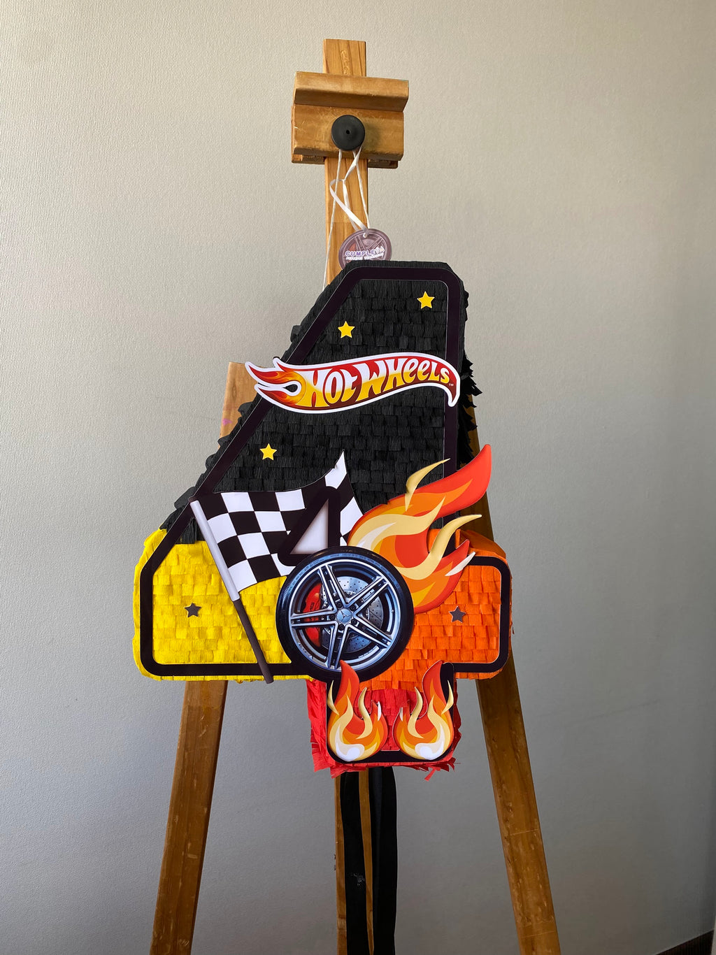 PIÑATA NUMERO 4 HOT WHEELS 40CM PREMIUM