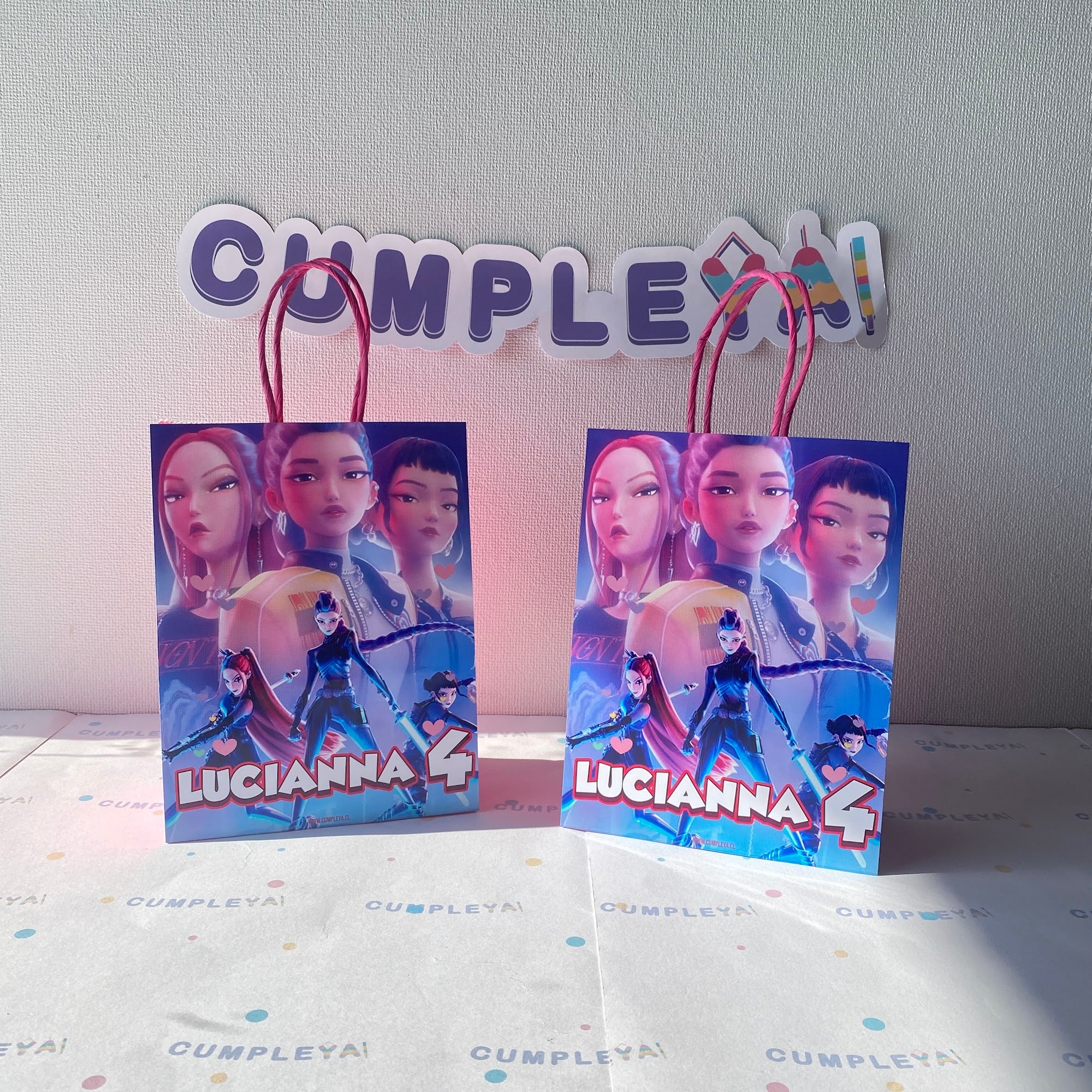 BOLSA SORPRESA GUERRERA K-POP PERSONALIZADO 16X21X8CM