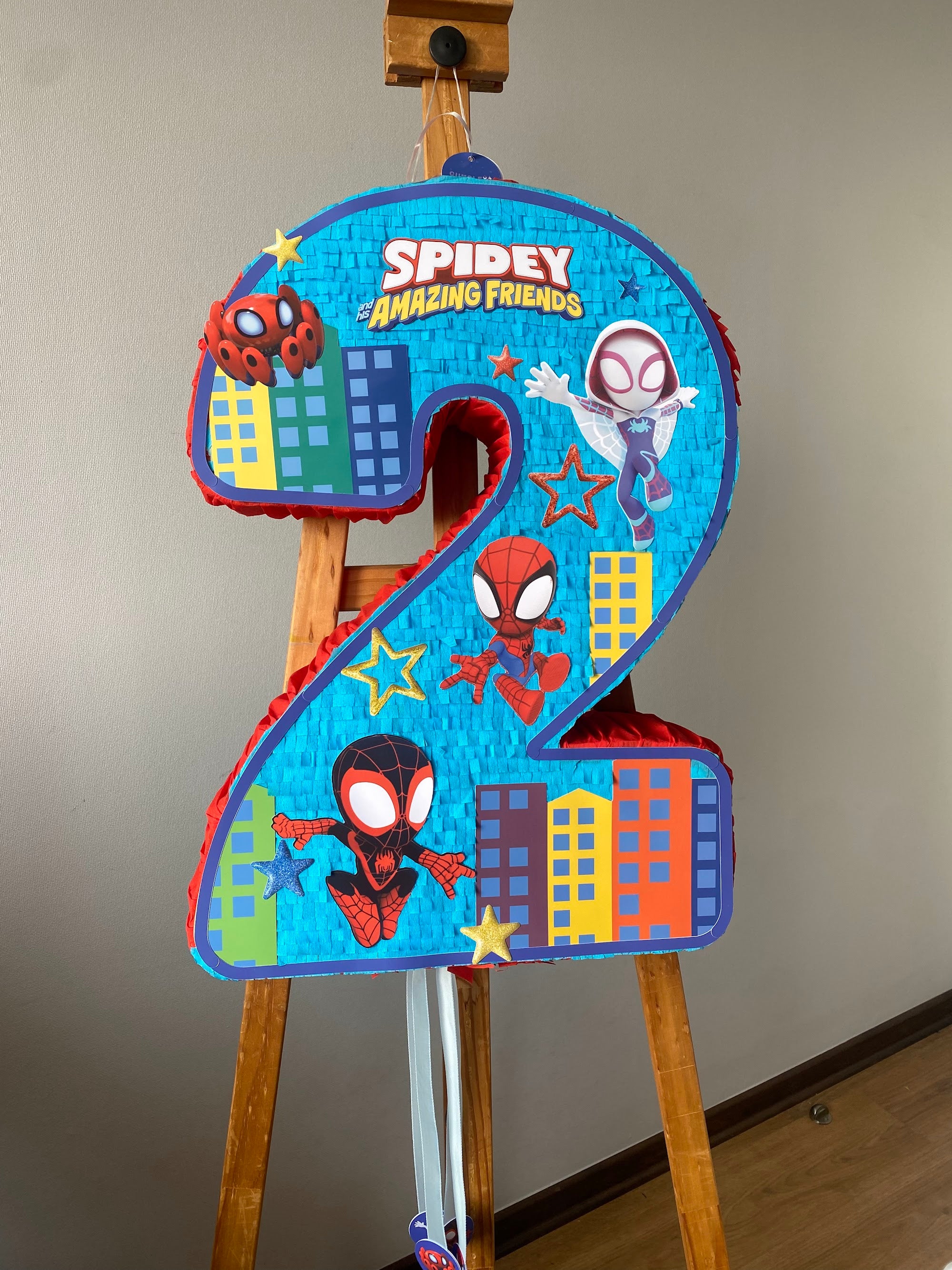 PIÑATA NÚMERO 2 SPIDEY Y SUS AMIGOS 60CM PREMIUM