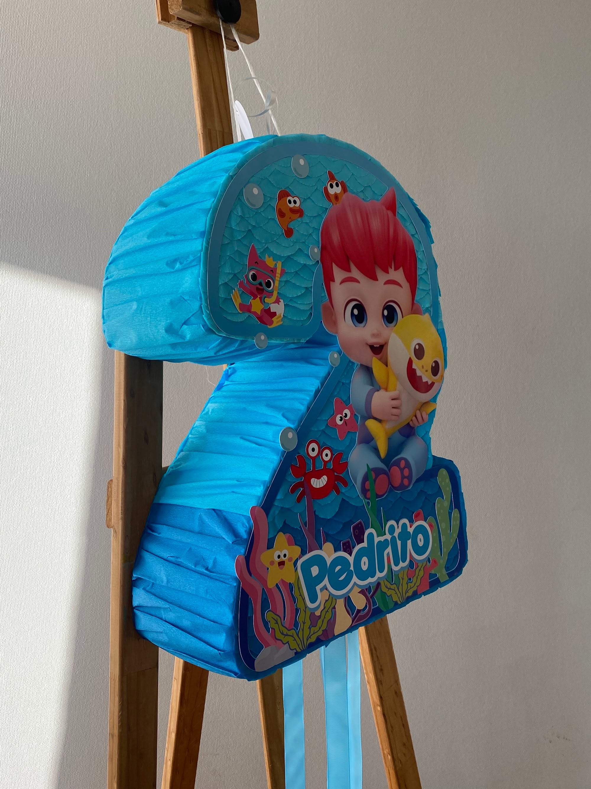 PIÑATA NUMERO 2 BEBE FINN 40CM PREMIUM