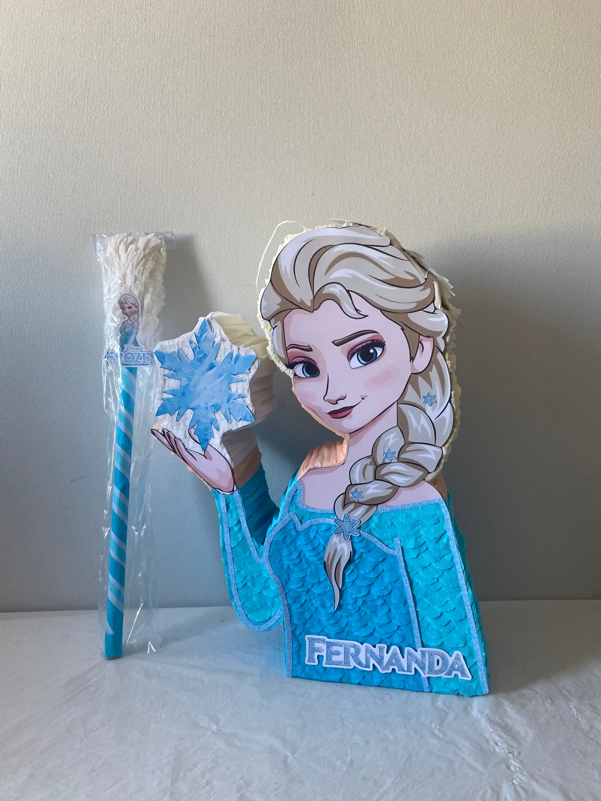 PIÑATA ELSA 60CM PREMIUM