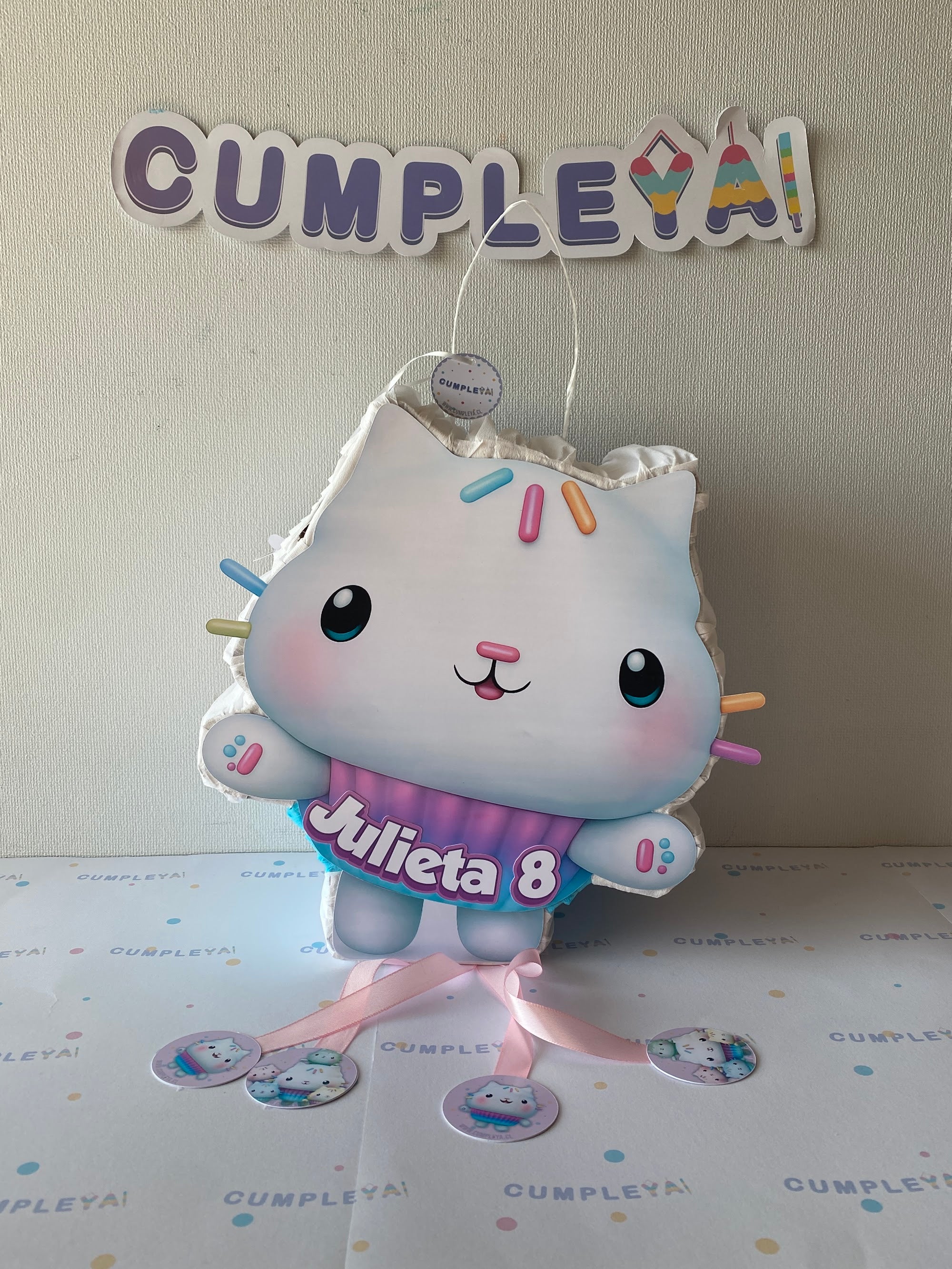 PIÑATA 40 CM PASTELITO DE LA CASA DE GABI